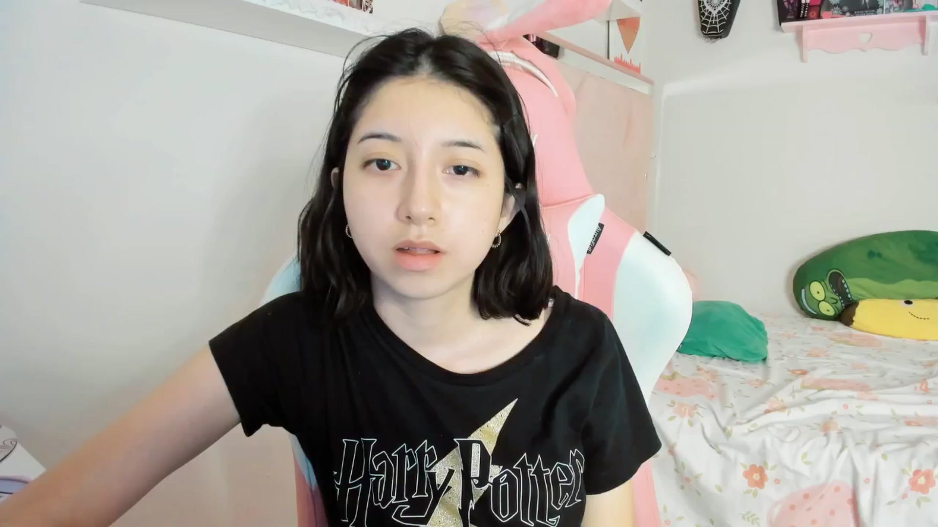Gallery image thumbnail from Cherrycute666's myfreecams stream on, 04/13/2025, 07:25 image 1 of 20