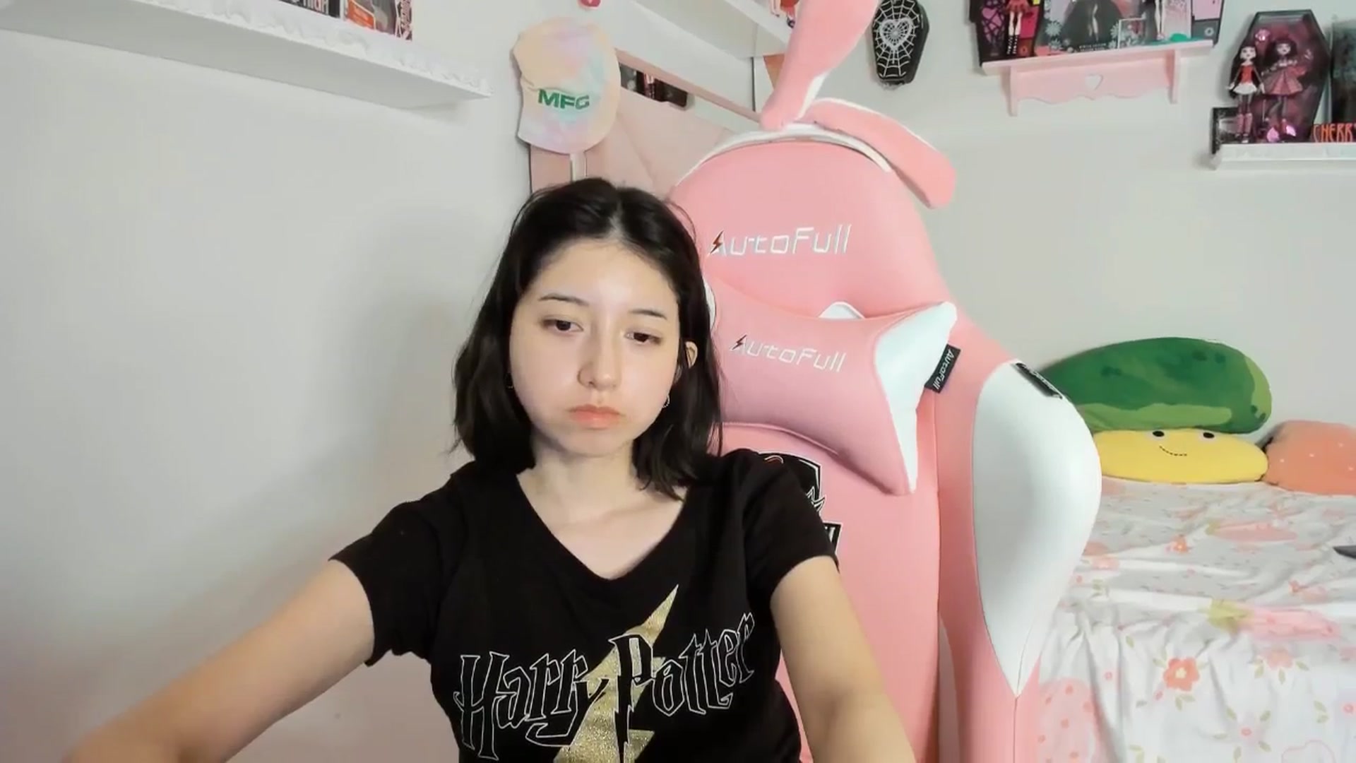Gallery image thumbnail from Cherrycute666's myfreecams stream on, 04/13/2025, 07:25 image 14 of 20