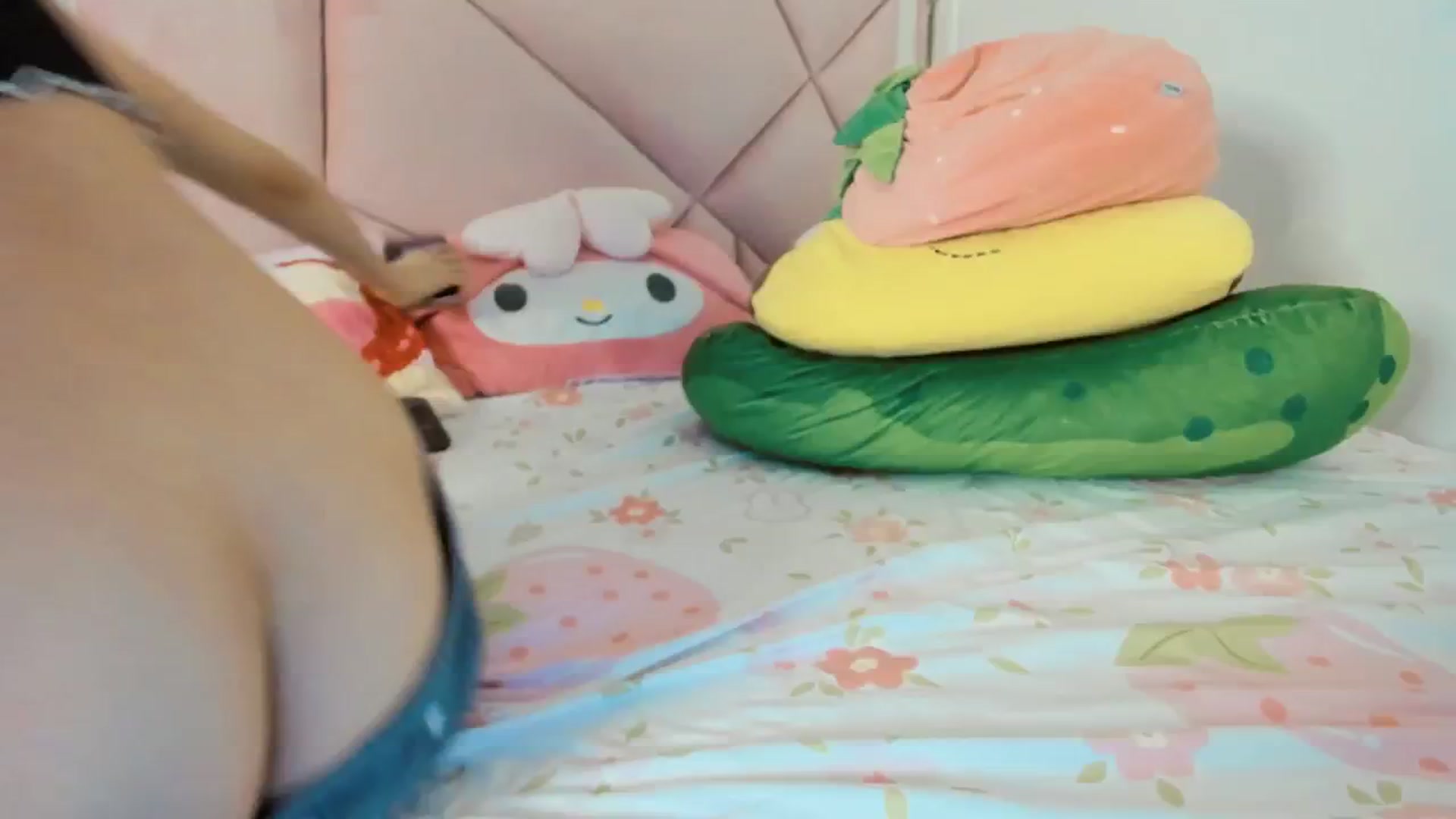 Gallery image thumbnail from Cherrycute666's myfreecams stream on, 04/14/2025, 03:28 image 9 of 20