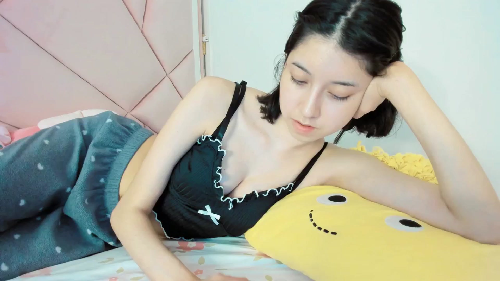 Gallery image thumbnail from Cherrycute666's myfreecams stream on, 04/14/2025, 03:28 image 7 of 20
