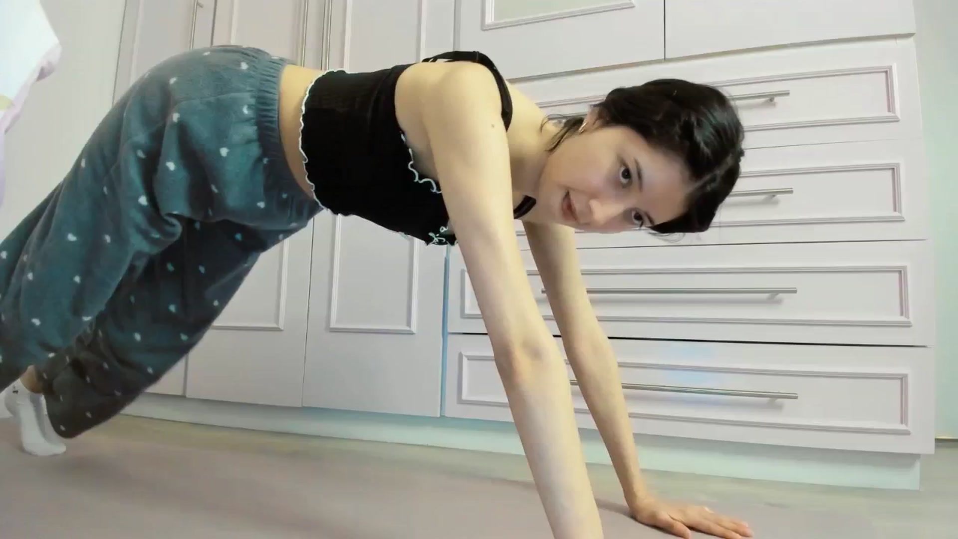 Gallery image thumbnail from Cherrycute666's myfreecams stream on, 04/14/2025, 05:24 image 13 of 20