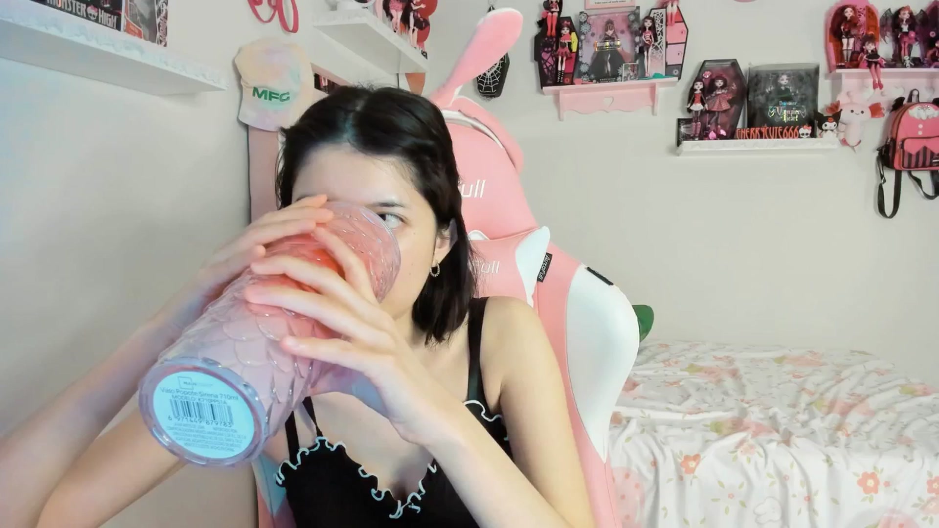 Gallery image thumbnail from Cherrycute666's myfreecams stream on, 04/14/2025, 05:24 image 3 of 20