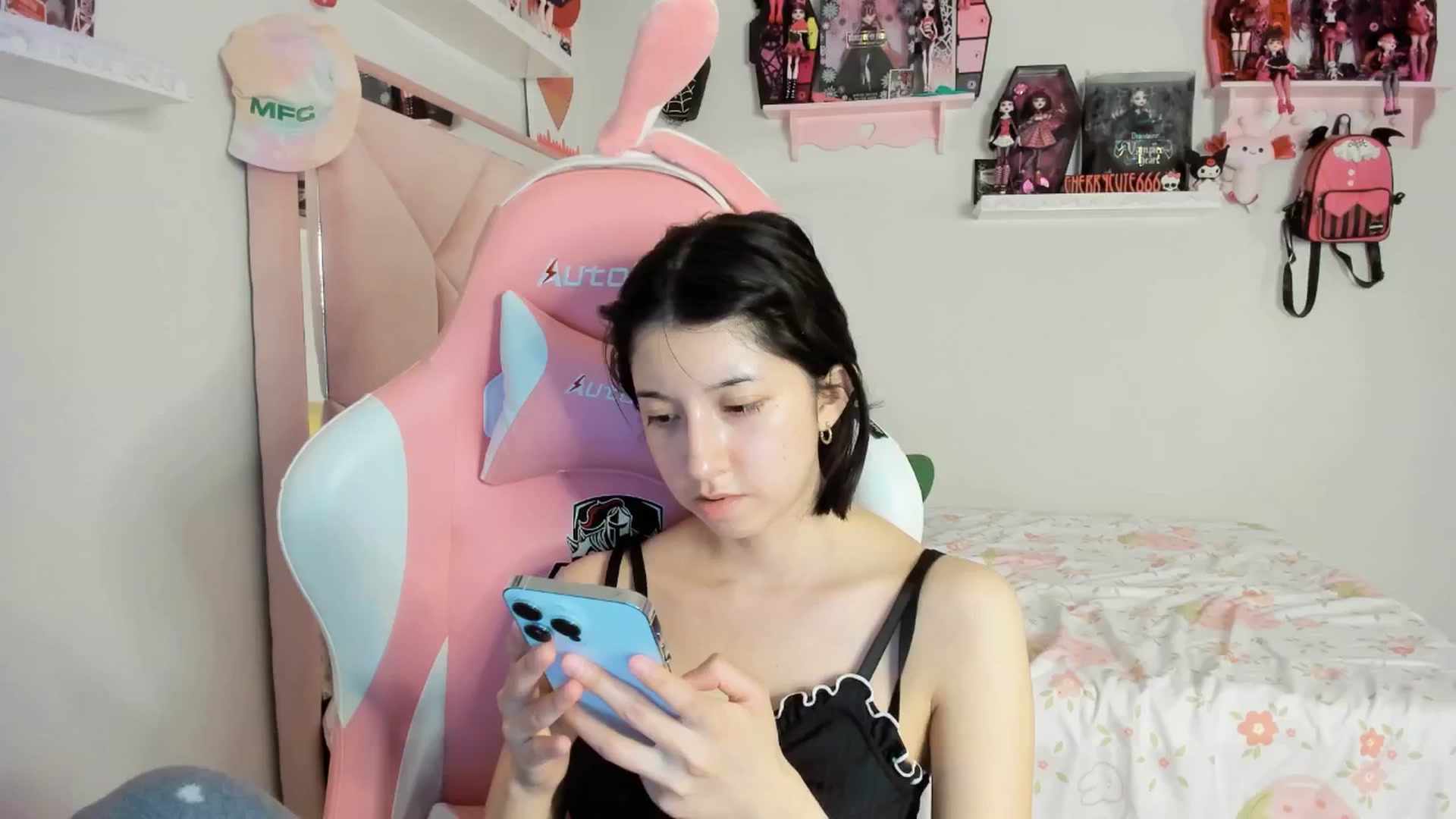 Gallery image thumbnail from Cherrycute666's myfreecams stream on, 04/14/2025, 05:24 image 20 of 20