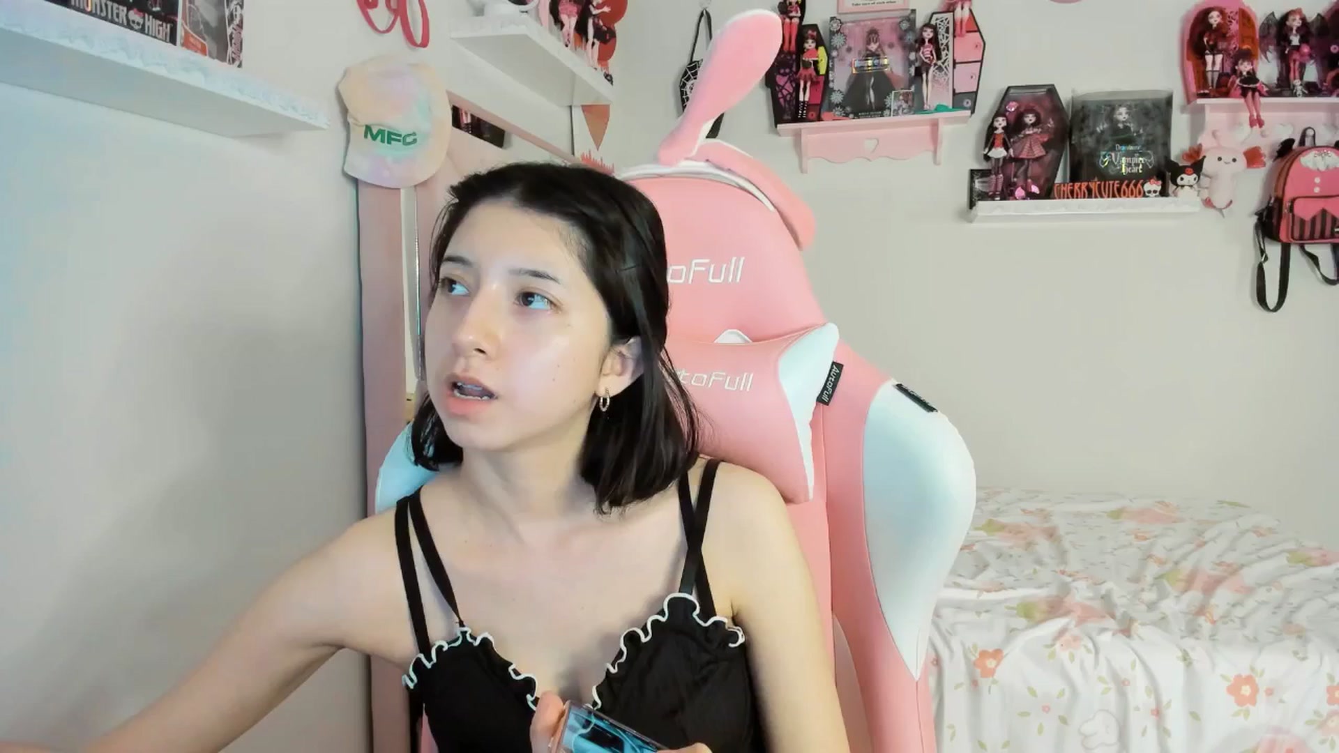 Gallery image thumbnail from Cherrycute666's myfreecams stream on, 04/14/2025, 05:24 image 4 of 20