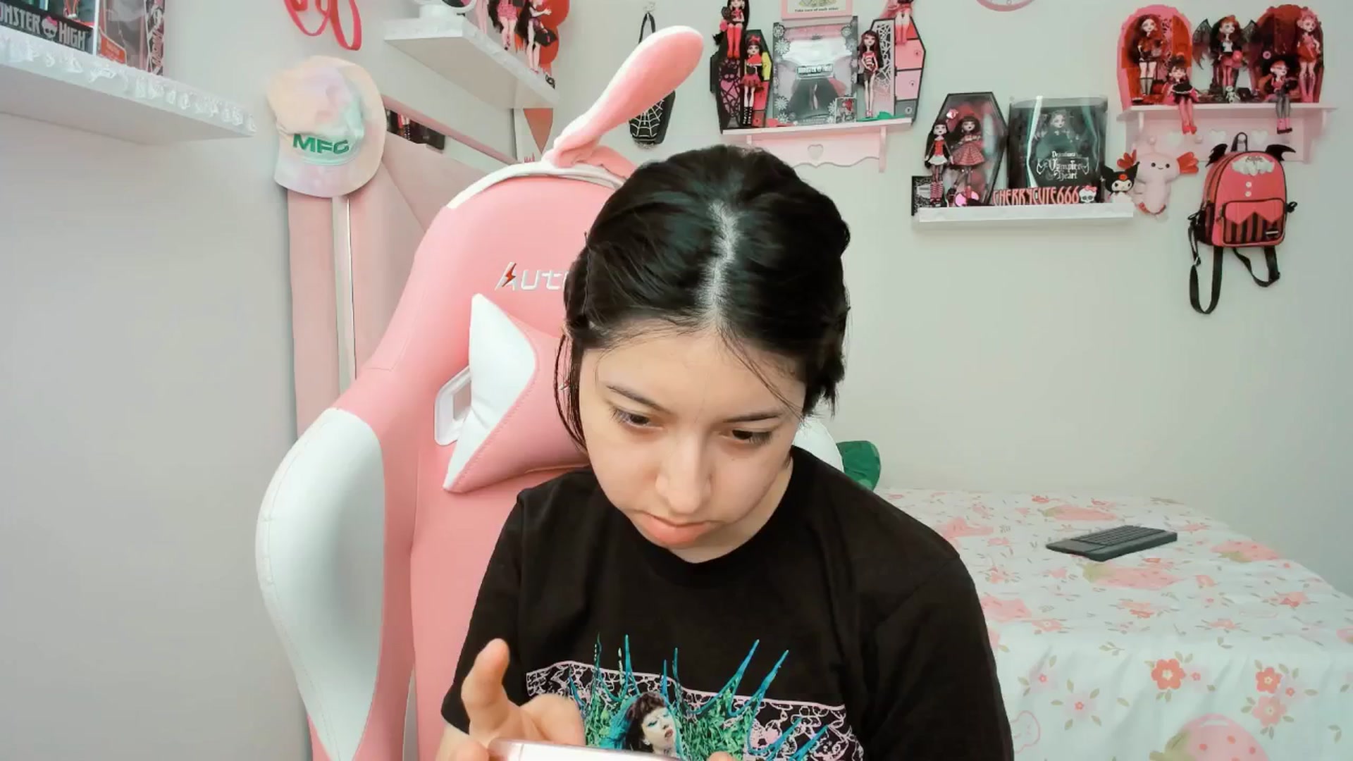 Gallery image thumbnail from Cherrycute666's myfreecams stream on, 04/15/2025, 19:19 image 9 of 20