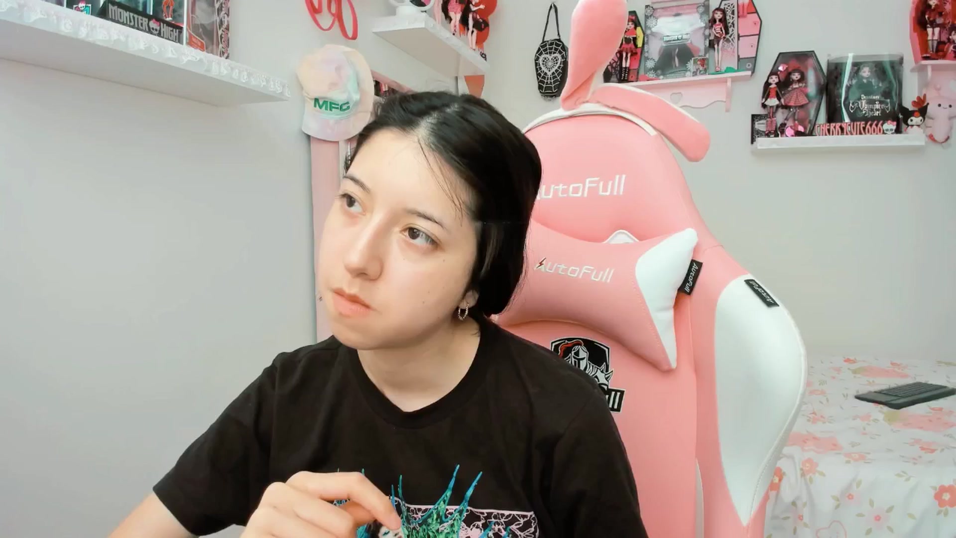 Gallery image thumbnail from Cherrycute666's myfreecams stream on, 04/15/2025, 19:35 image 1 of 20