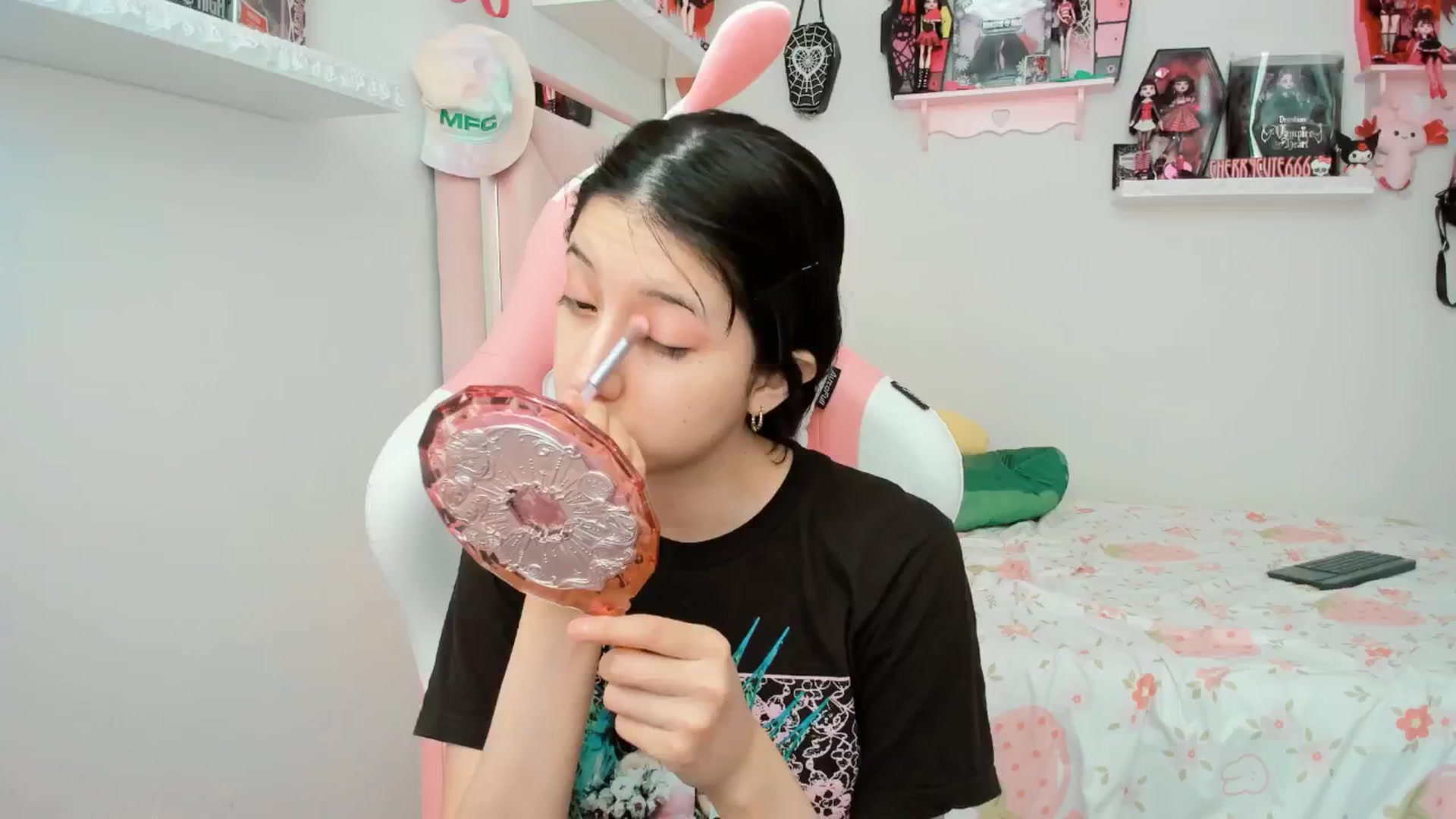 Gallery image thumbnail from Cherrycute666's myfreecams stream on, 04/15/2025, 22:59 image 2 of 20