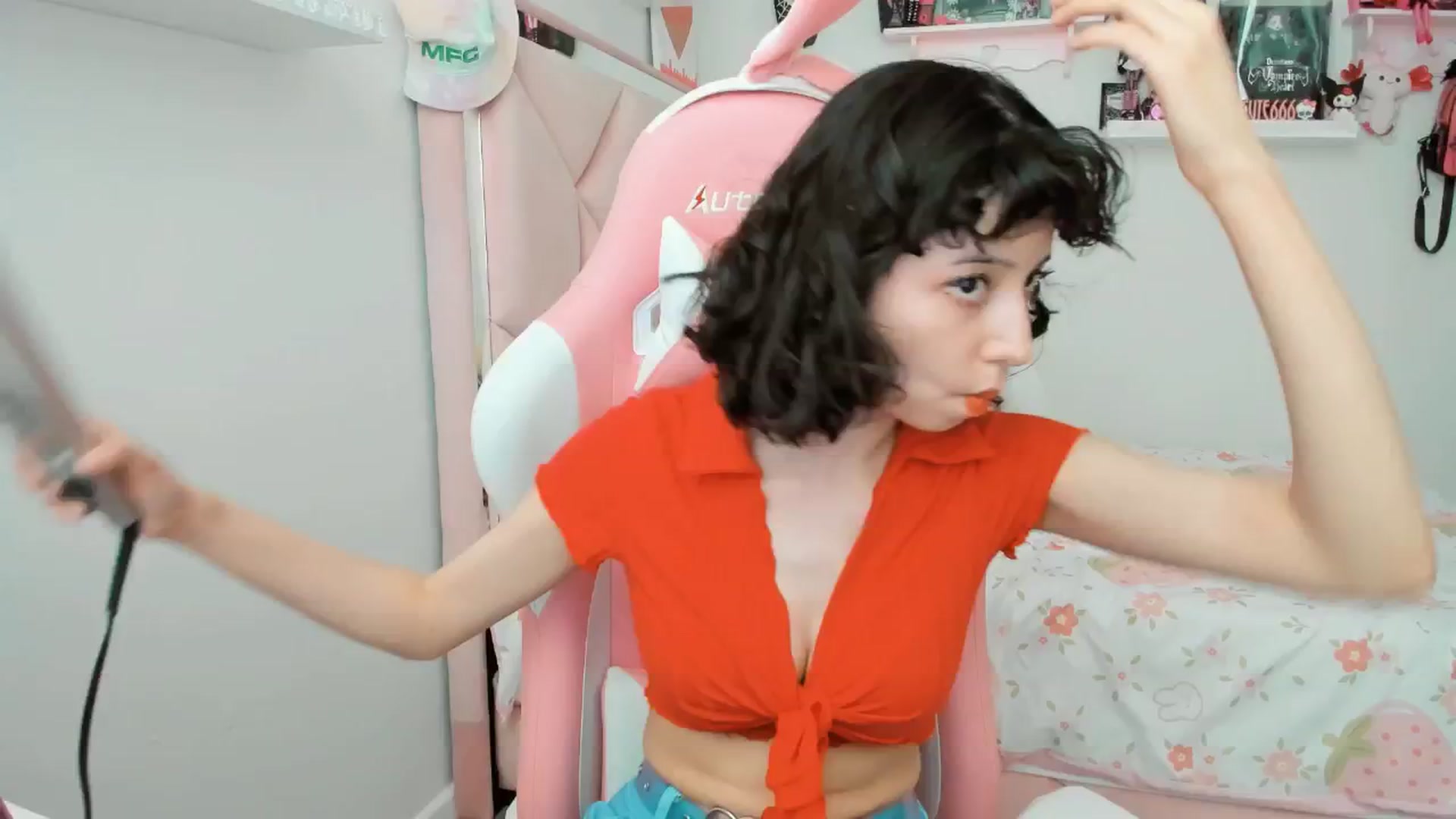 Gallery image thumbnail from Cherrycute666's myfreecams stream on, 04/15/2025, 22:59 image 18 of 20