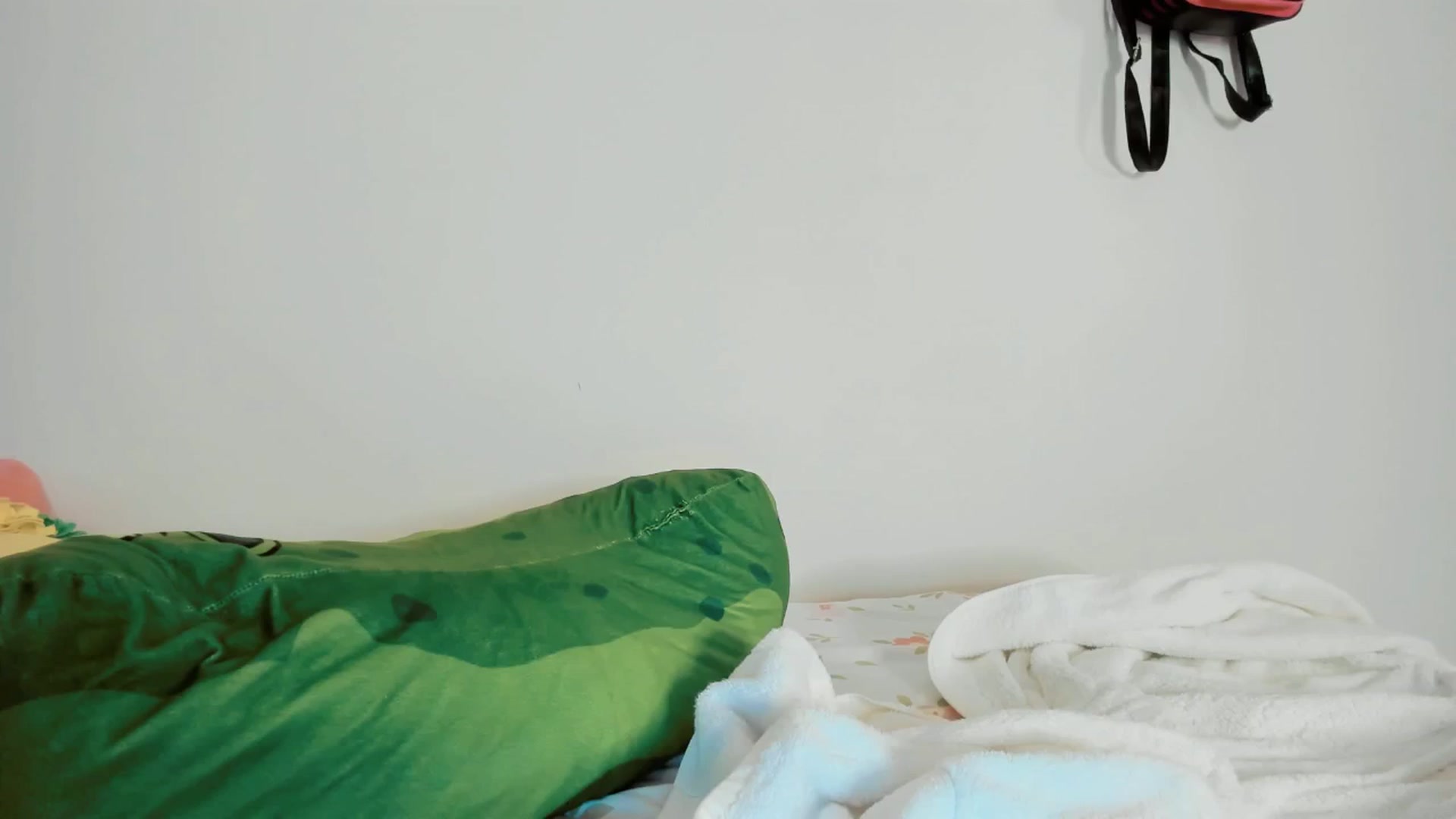 Gallery image thumbnail from Cherrycute666's myfreecams stream on, 04/16/2025, 09:36 image 11 of 20