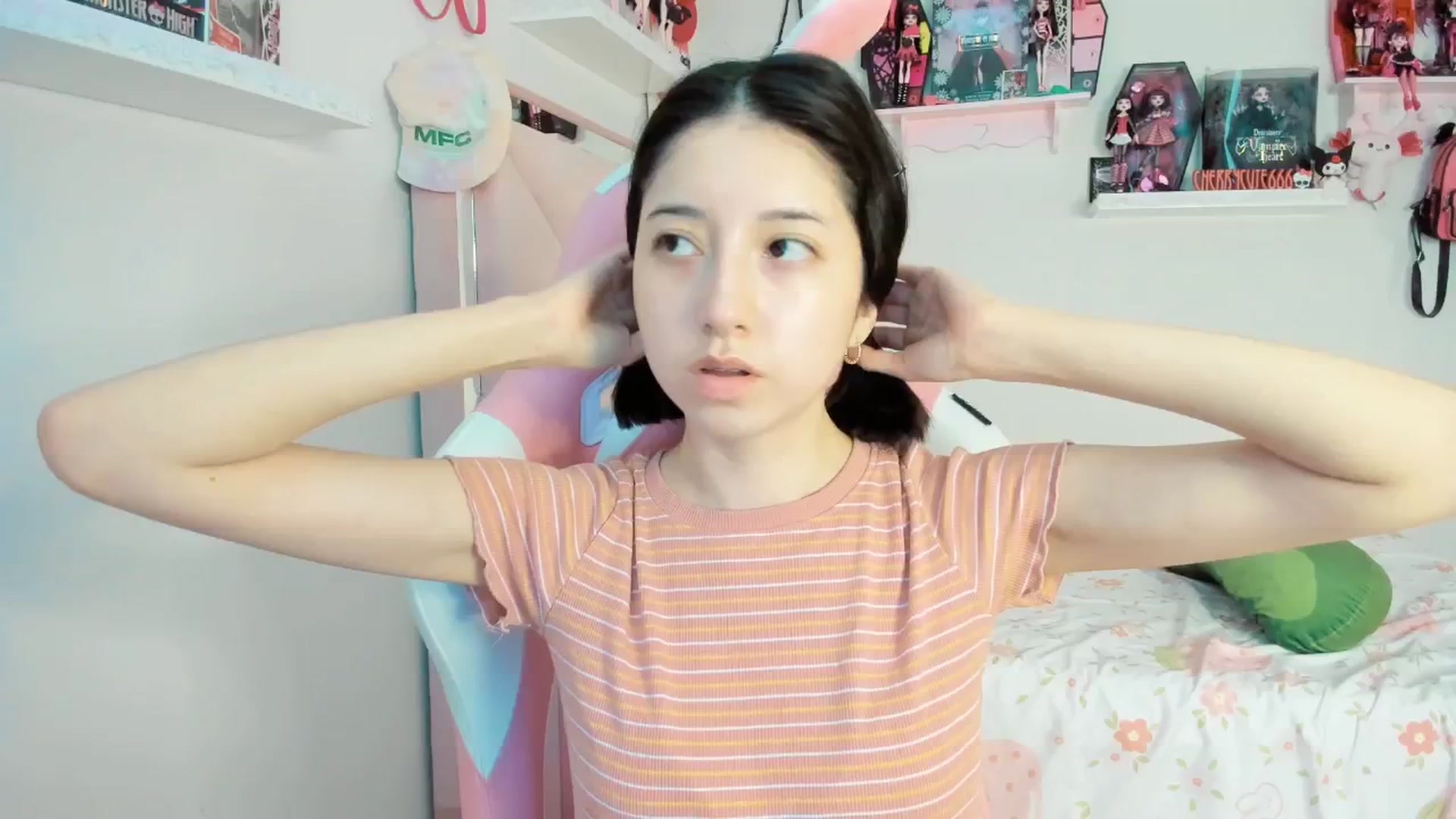 Gallery image thumbnail from Cherrycute666's myfreecams stream on, 04/18/2025, 24:54 image 1 of 20