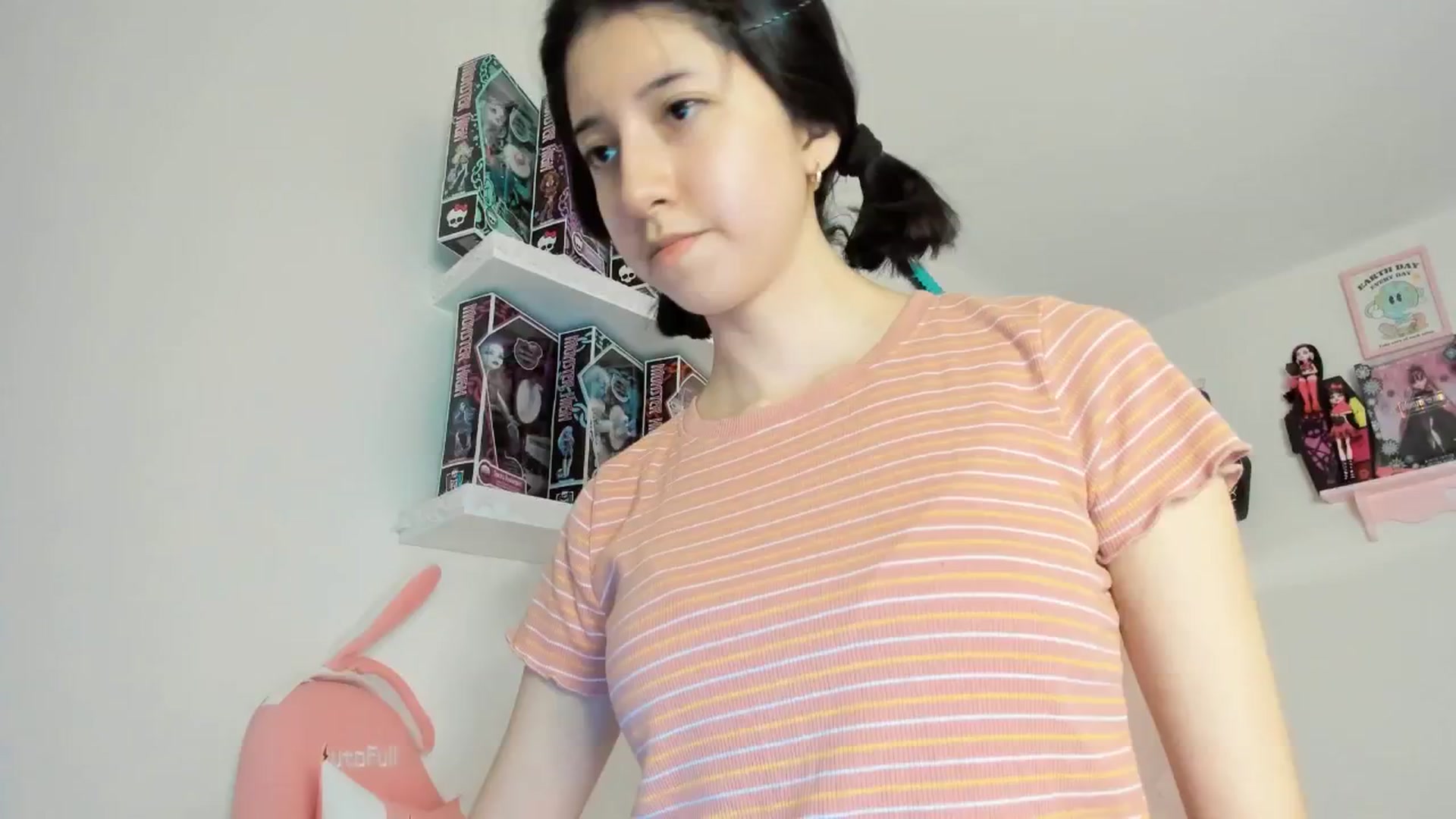 Gallery image thumbnail from Cherrycute666's myfreecams stream on, 04/18/2025, 01:28 image 3 of 20