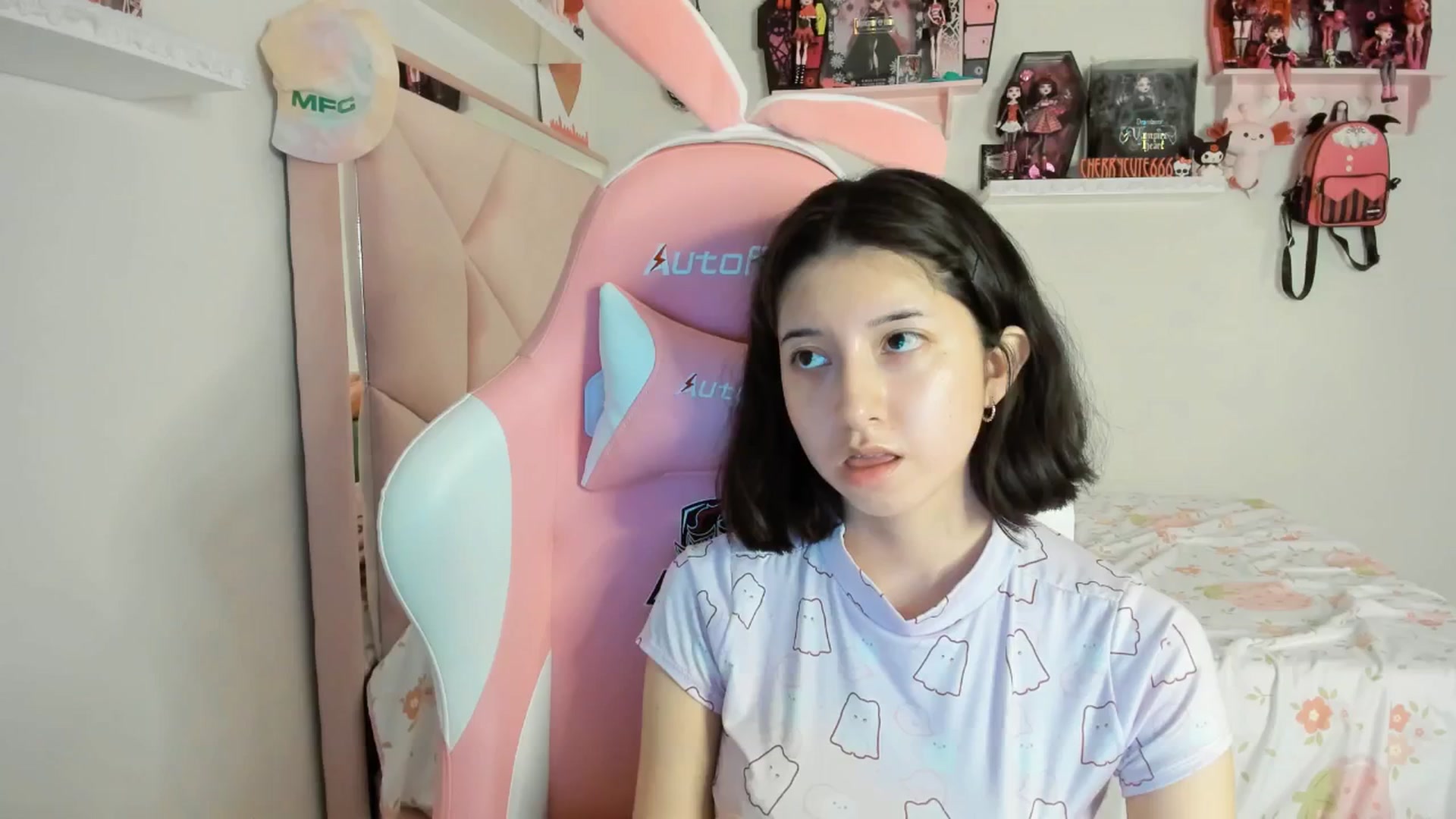 Gallery image thumbnail from Cherrycute666's myfreecams stream on, 04/18/2025, 07:09 image 19 of 20