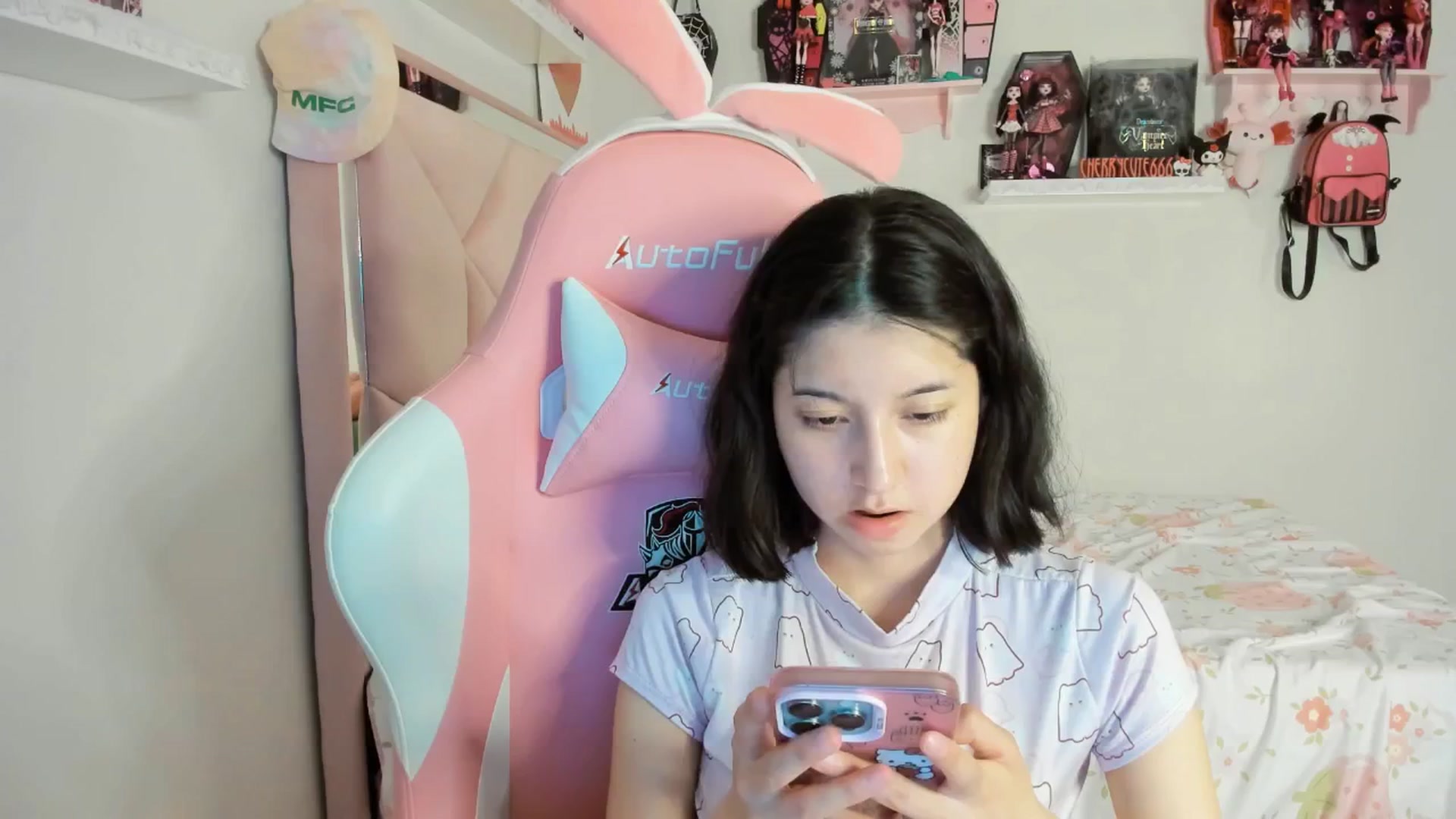 Gallery image thumbnail from Cherrycute666's myfreecams stream on, 04/18/2025, 07:09 image 20 of 20