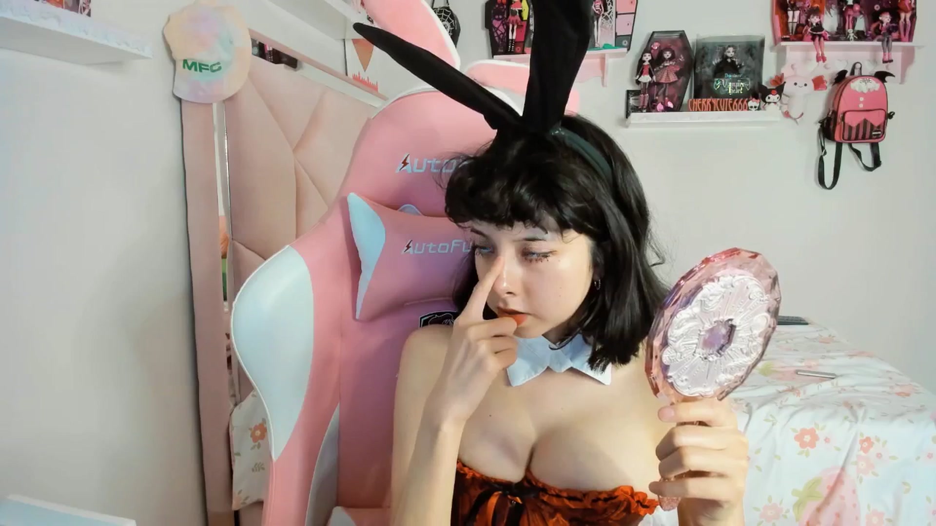 Gallery image thumbnail from Cherrycute666's myfreecams stream on, 04/19/2025, 03:43 image 20 of 20