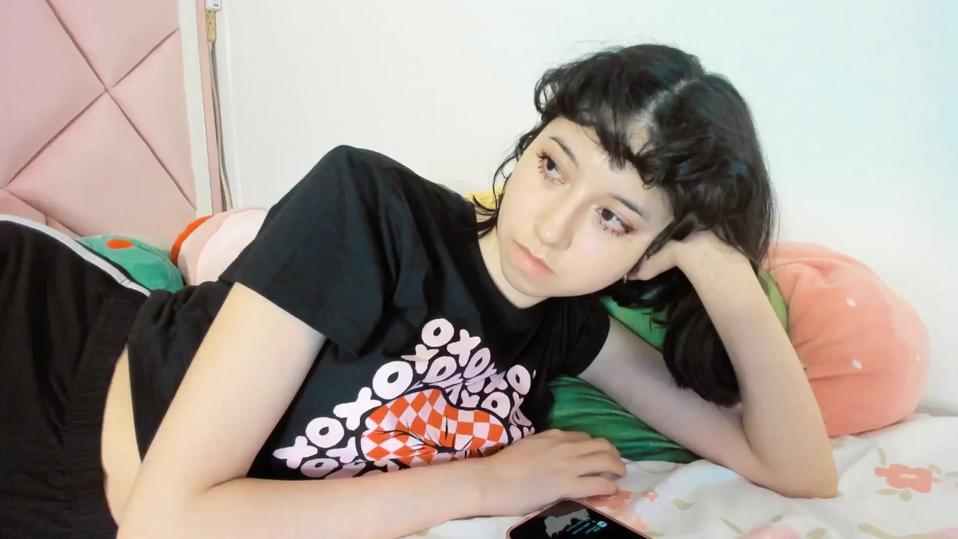Gallery image thumbnail from Cherrycute666's myfreecams stream on, 04/19/2025, 10:08 image 14 of 20