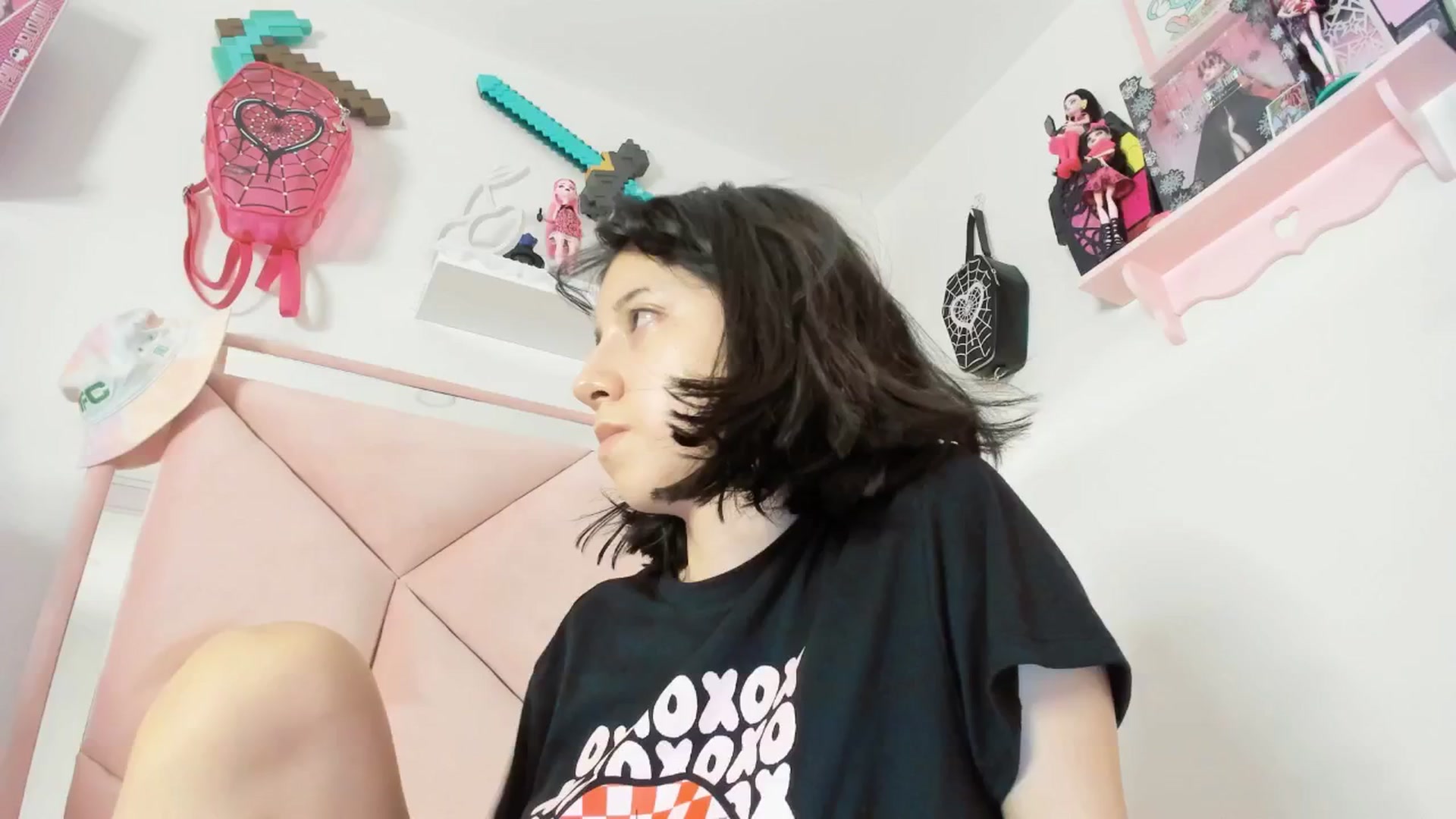 Gallery image thumbnail from Cherrycute666's myfreecams stream on, 04/19/2025, 10:08 image 19 of 20
