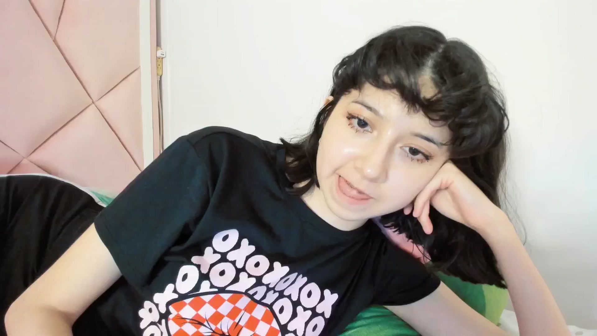 Gallery image thumbnail from Cherrycute666's myfreecams stream on, 04/19/2025, 10:08 image 15 of 20