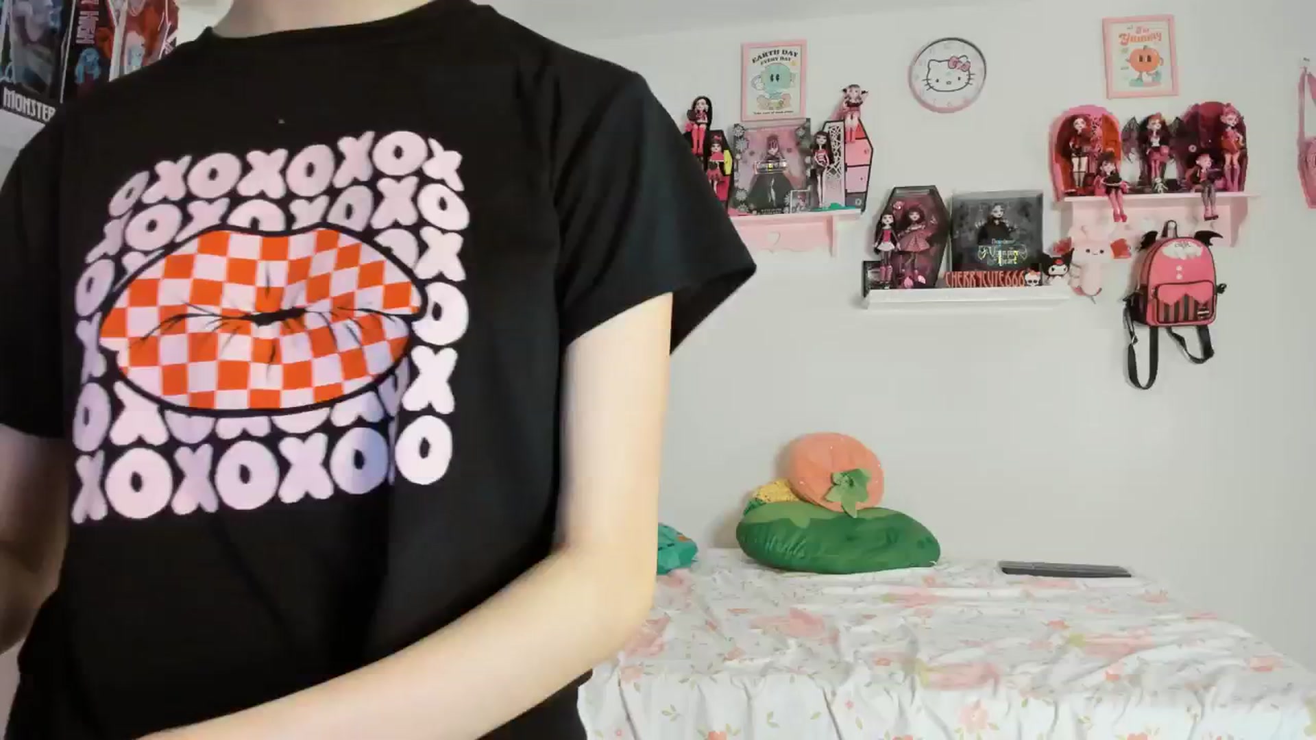 Gallery image thumbnail from Cherrycute666's myfreecams stream on, 04/19/2025, 10:08 image 9 of 20