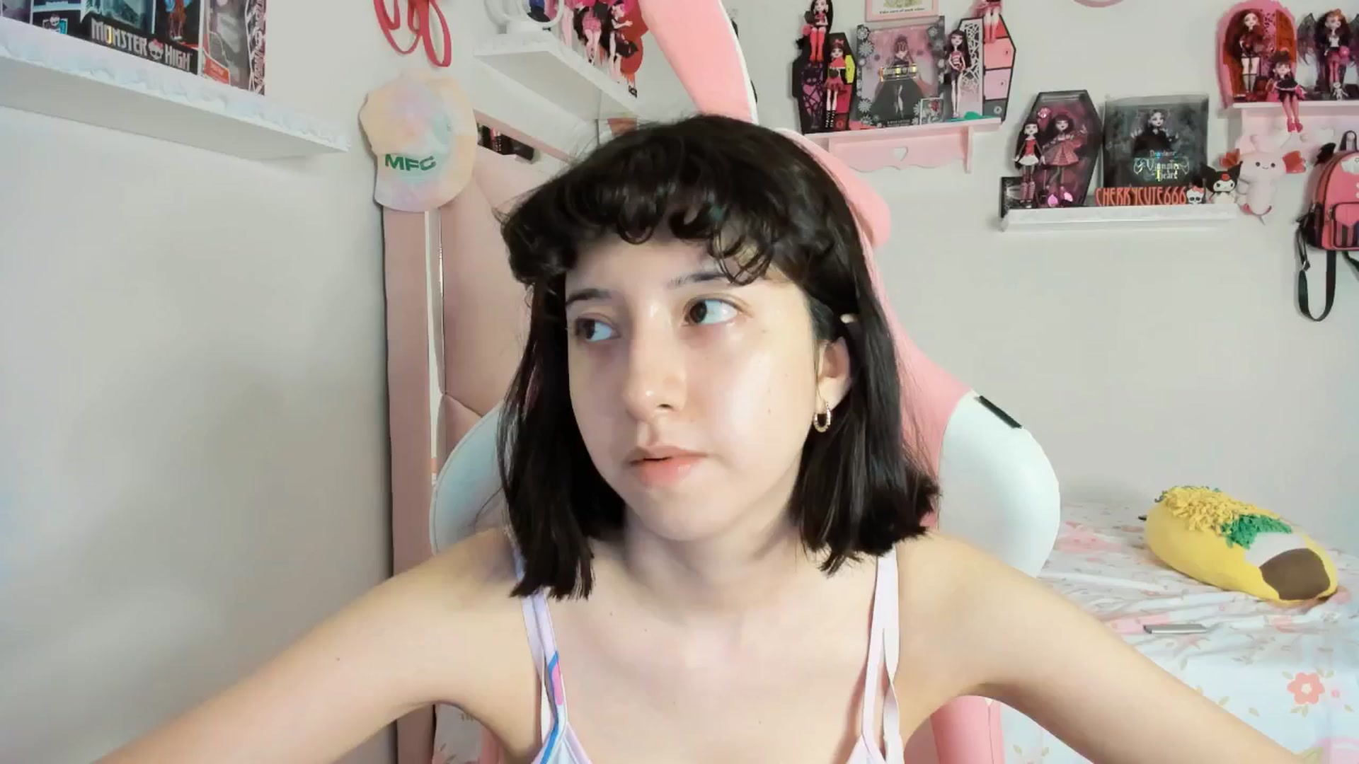 Gallery image thumbnail from Cherrycute666's myfreecams stream on, 04/21/2025, 08:04 image 20 of 20