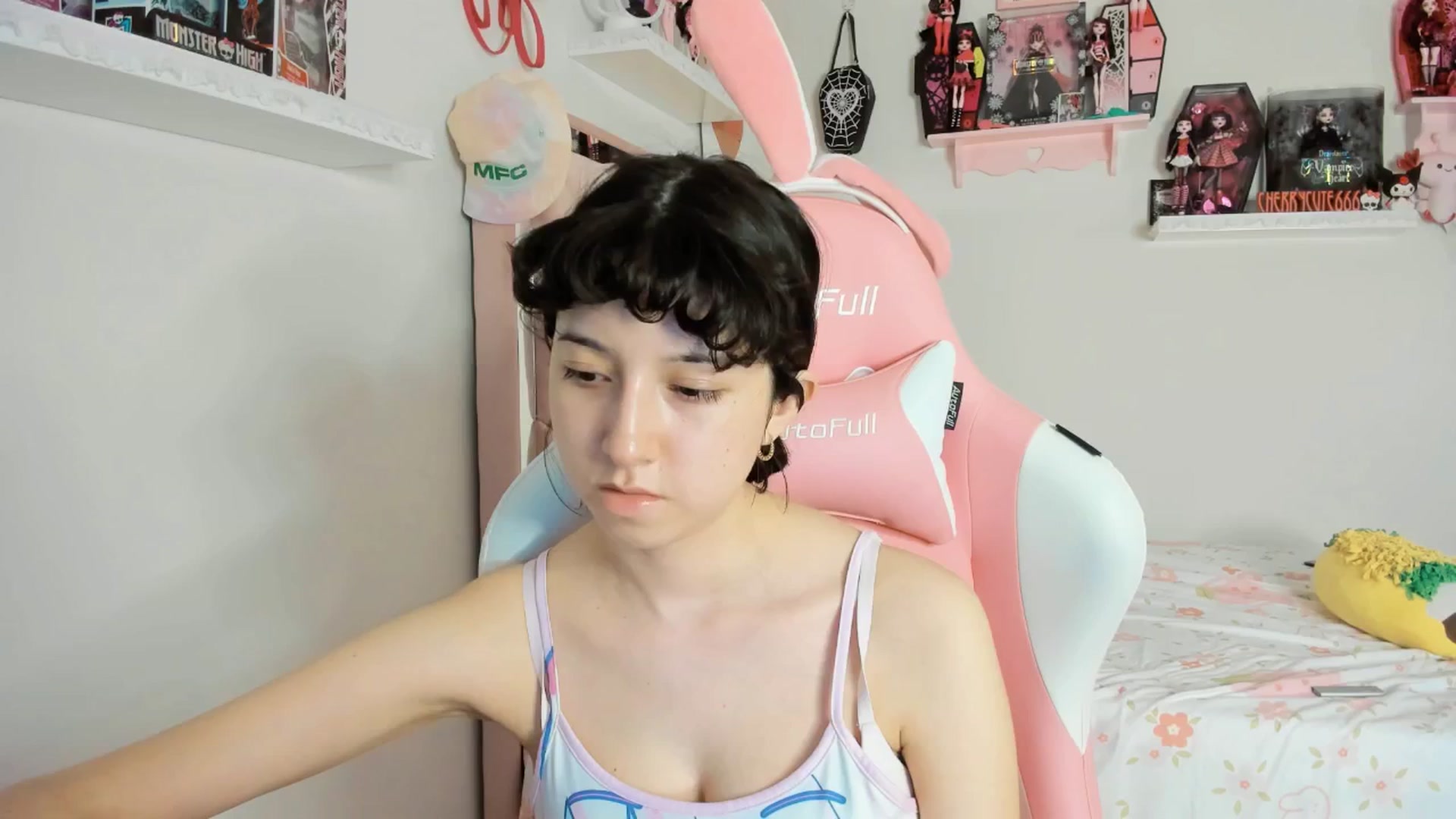 Gallery image thumbnail from Cherrycute666's myfreecams stream on, 04/21/2025, 08:04 image 19 of 20
