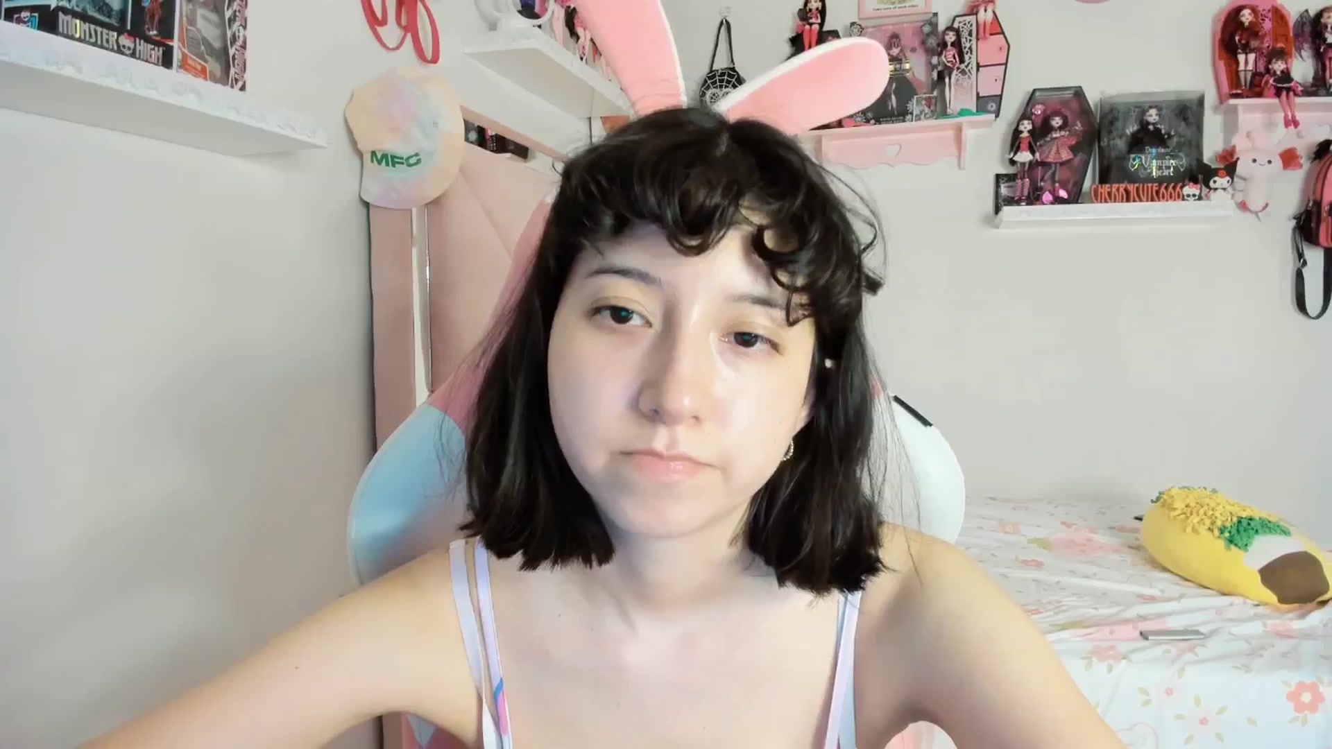 Gallery image thumbnail from Cherrycute666's myfreecams stream on, 04/21/2025, 08:15 image 15 of 20