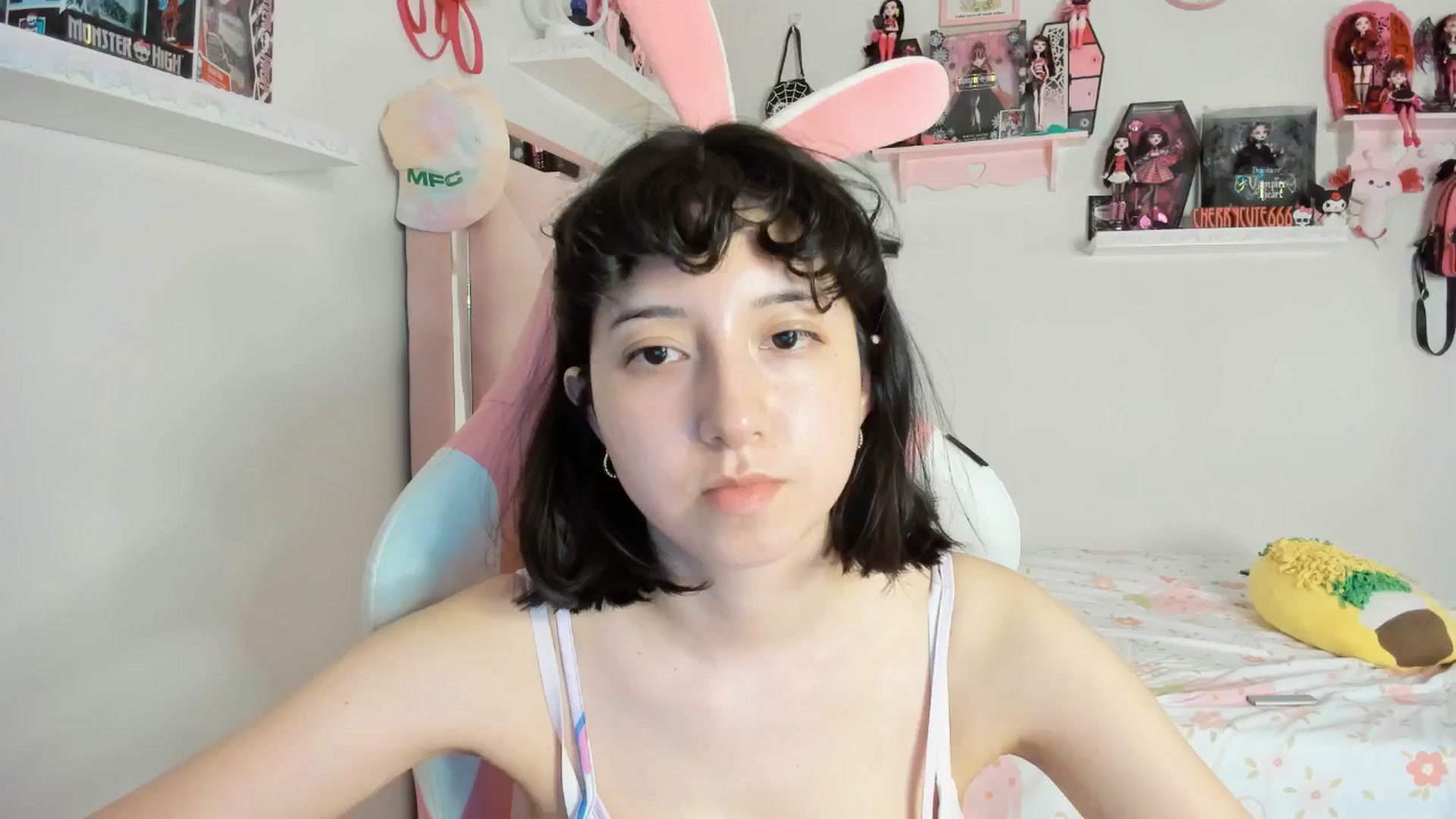 Gallery image thumbnail from Cherrycute666's myfreecams stream on, 04/21/2025, 08:15 image 14 of 20