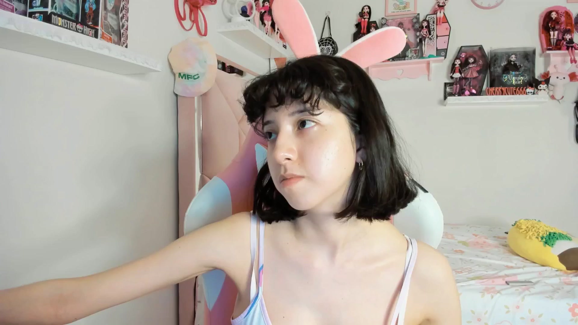 Gallery image thumbnail from Cherrycute666's myfreecams stream on, 04/21/2025, 08:15 image 19 of 20