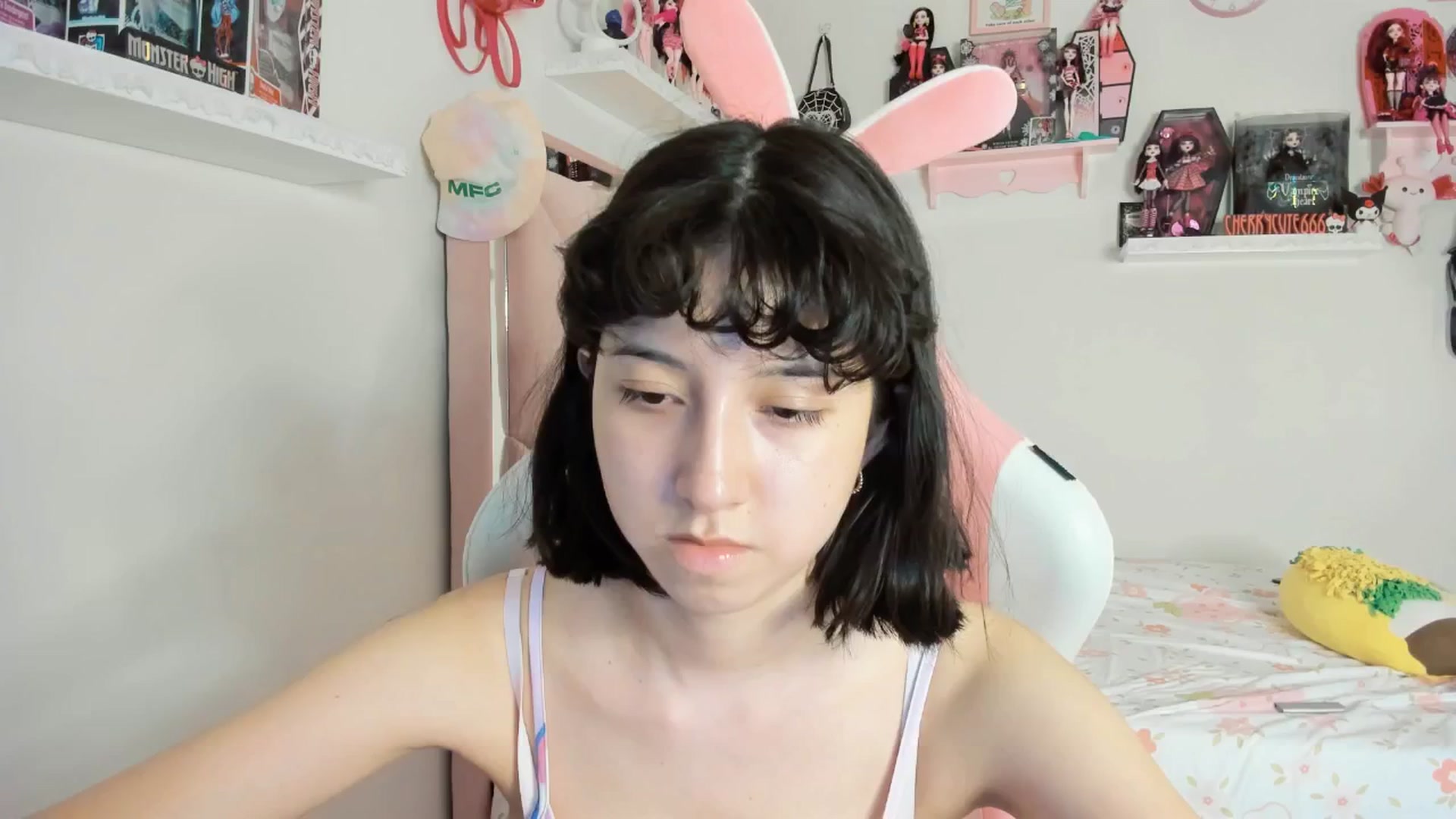 Gallery image thumbnail from Cherrycute666's myfreecams stream on, 04/21/2025, 08:15 image 17 of 20