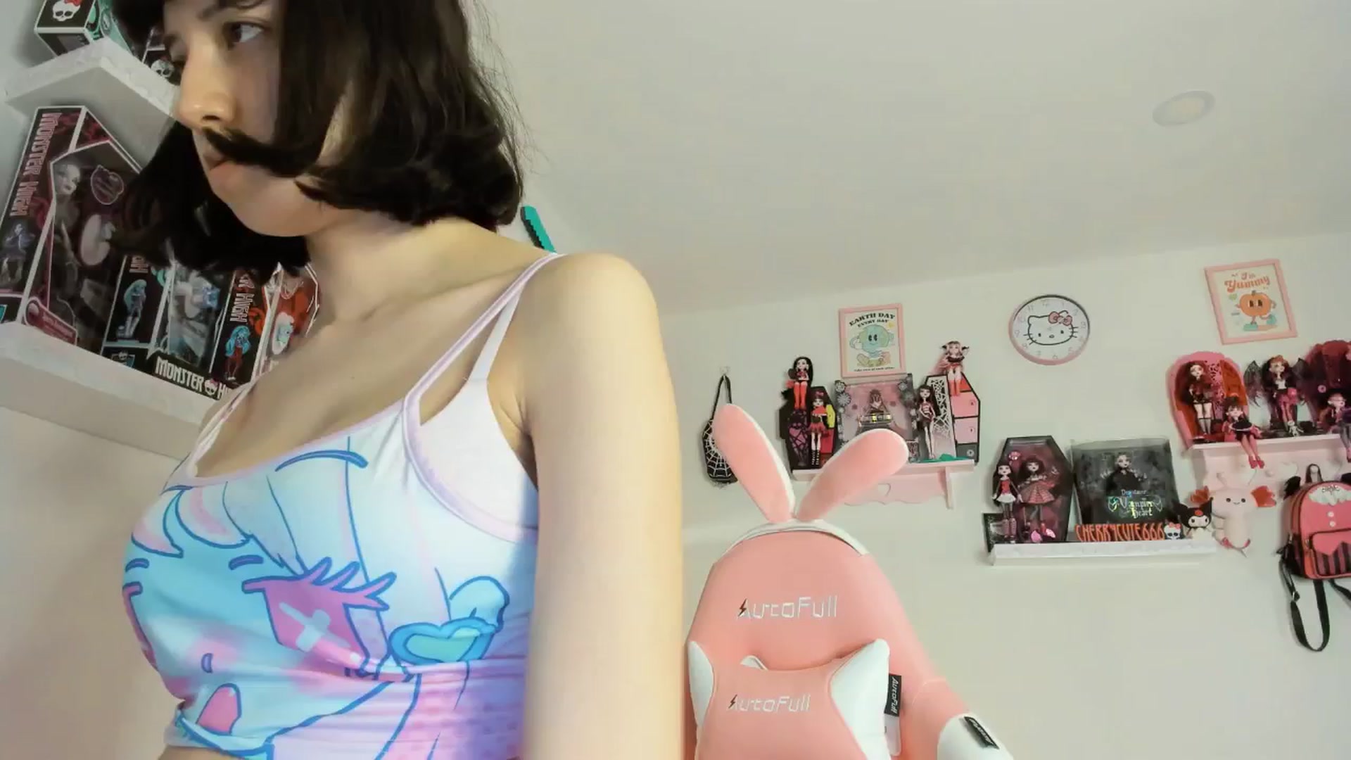 Gallery image thumbnail from Cherrycute666's myfreecams stream on, 04/21/2025, 08:15 image 9 of 20