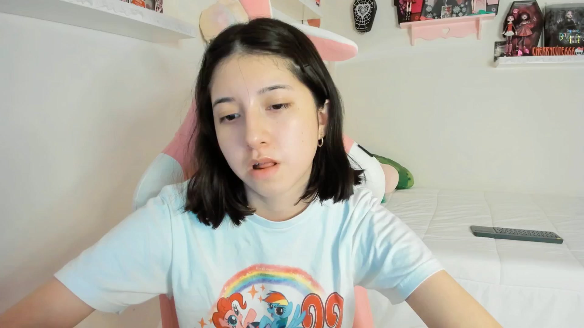 Gallery image thumbnail from Cherrycute666's myfreecams stream on, 05/06/2025, 05:15 image 18 of 20