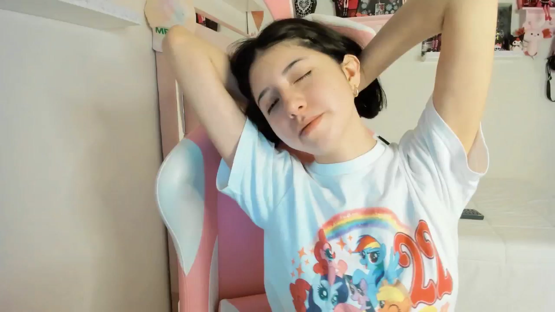 Gallery image thumbnail from Cherrycute666's myfreecams stream on, 05/06/2025, 05:15 image 1 of 20