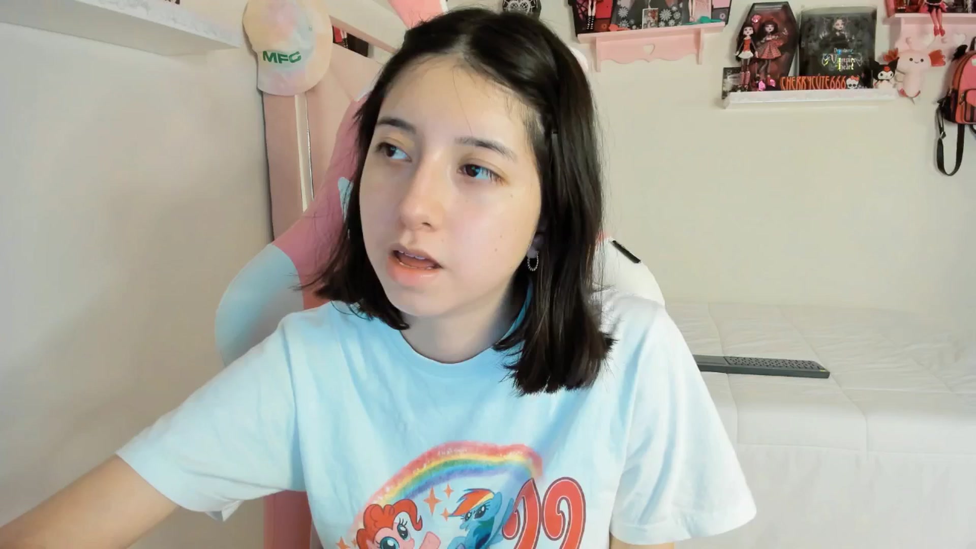 Gallery image thumbnail from Cherrycute666's myfreecams stream on, 05/06/2025, 05:15 image 4 of 20