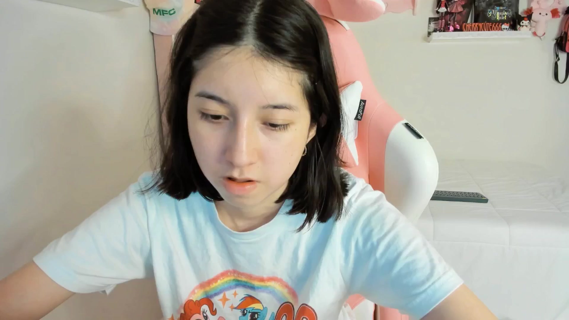 Gallery image thumbnail from Cherrycute666's myfreecams stream on, 05/06/2025, 05:15 image 3 of 20