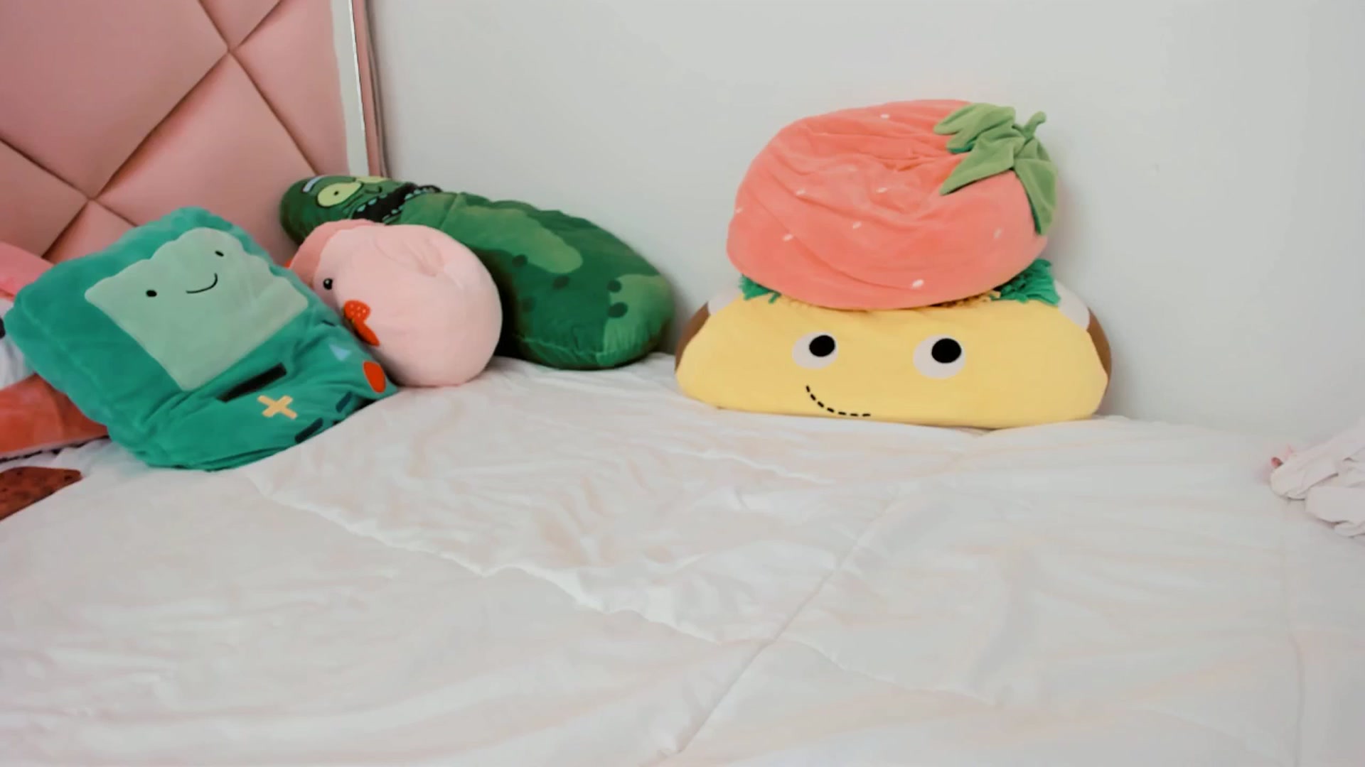Gallery image thumbnail from Cherrycute666's myfreecams stream on, 05/06/2025, 20:08 image 4 of 20