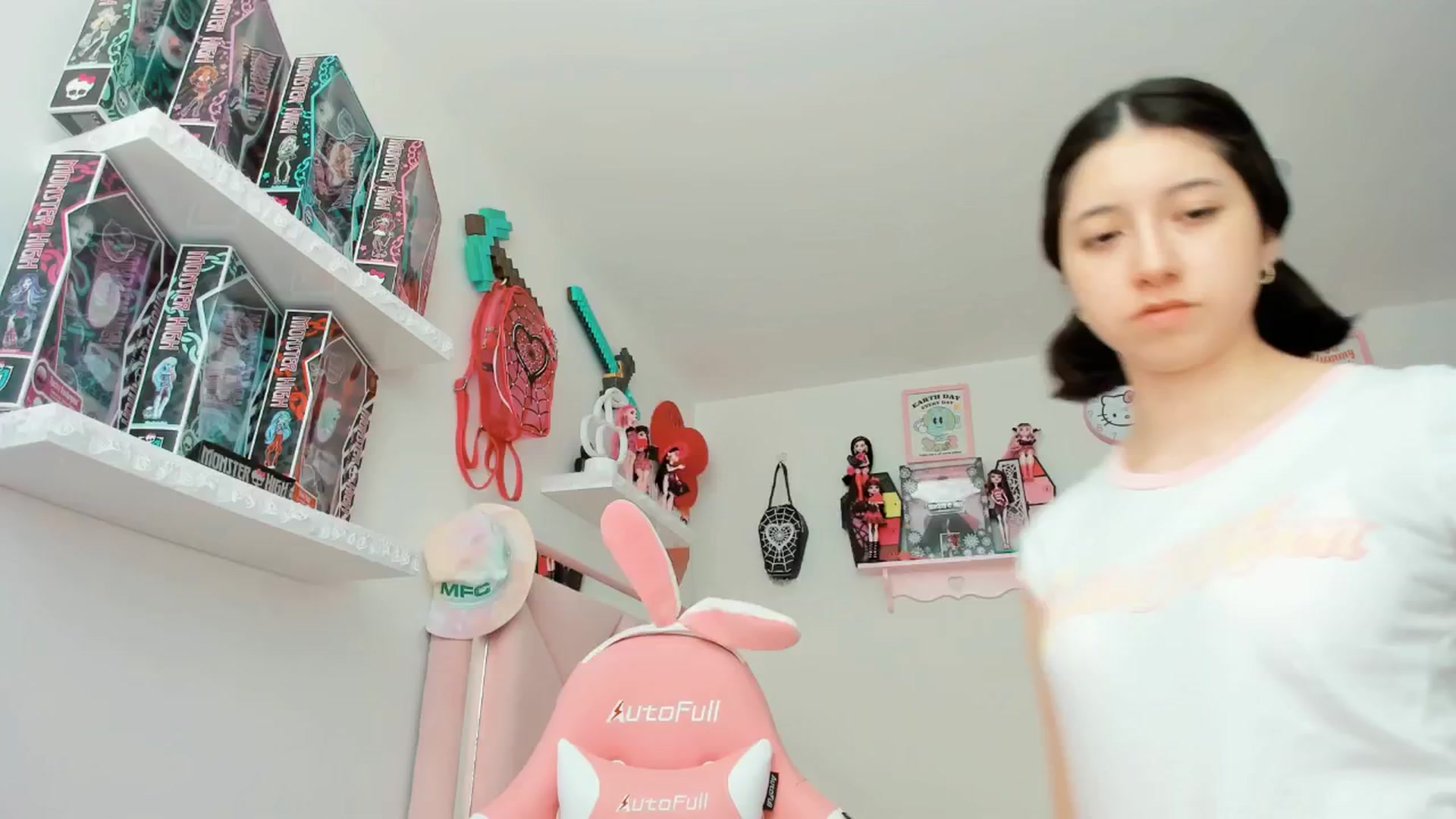 Gallery image thumbnail from Cherrycute666's myfreecams stream on, 05/06/2025, 20:08 image 11 of 20