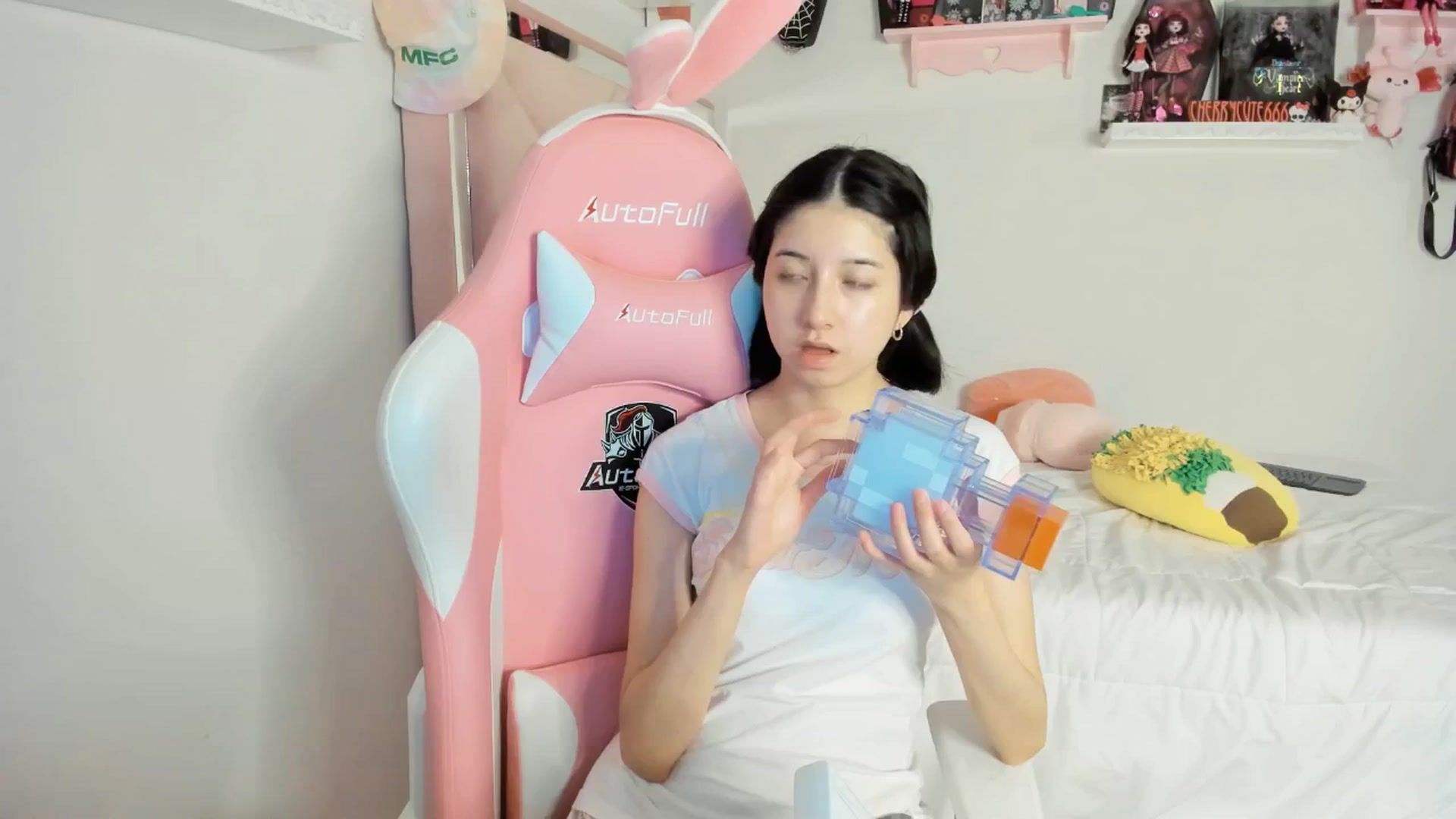 Gallery image thumbnail from Cherrycute666's myfreecams stream on, 05/07/2025, 04:13 image 9 of 20