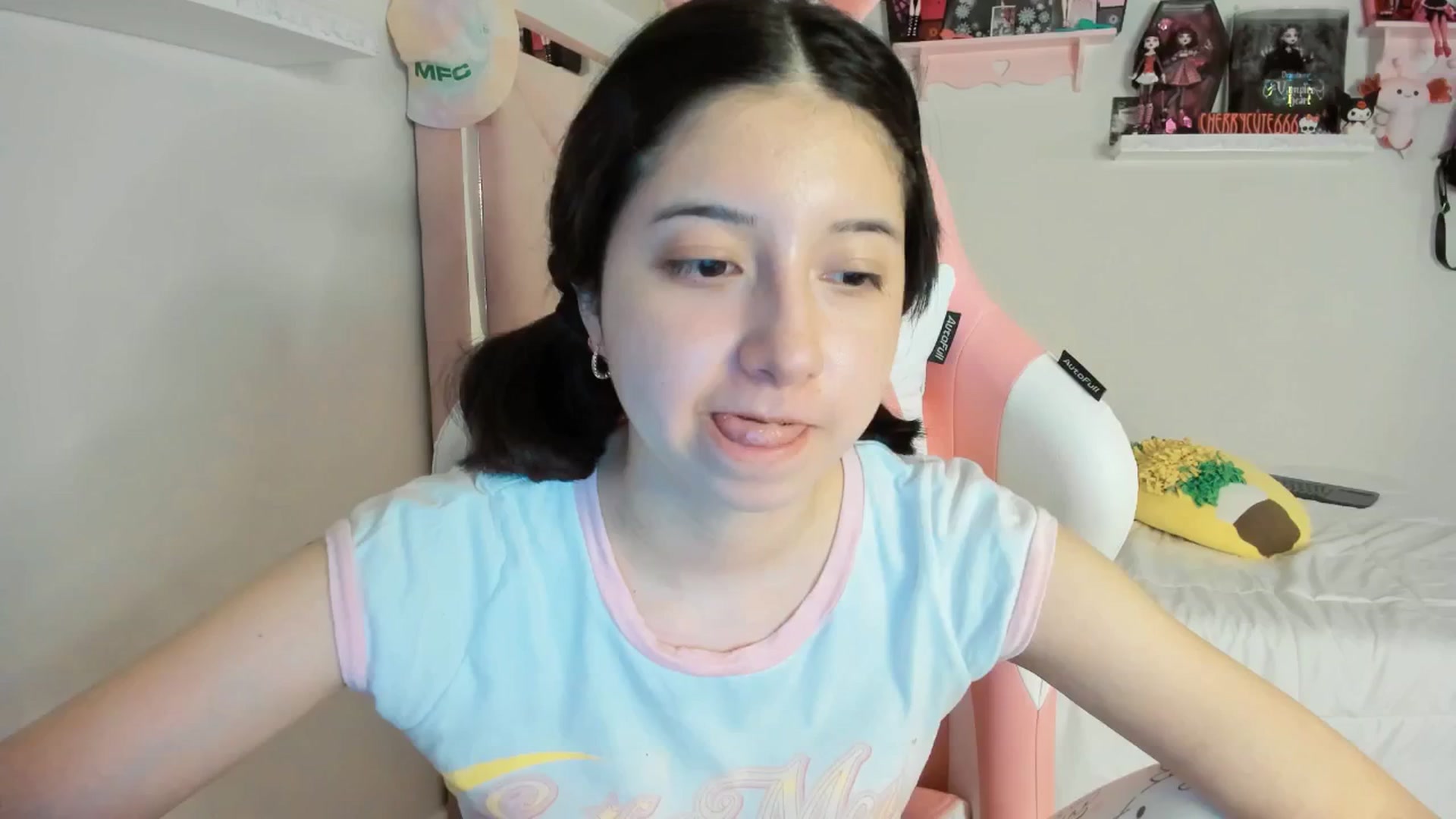 Gallery image thumbnail from Cherrycute666's myfreecams stream on, 05/07/2025, 04:13 image 6 of 20