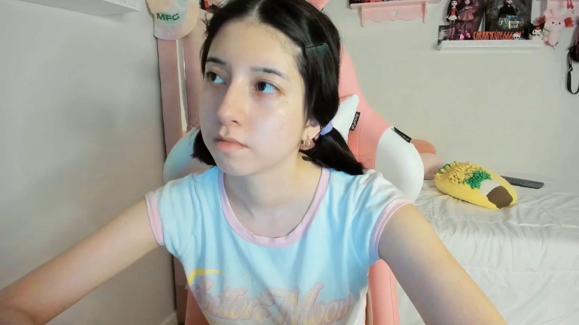 Gallery image thumbnail from Cherrycute666's myfreecams stream on, 05/07/2025, 04:13 image 10 of 20