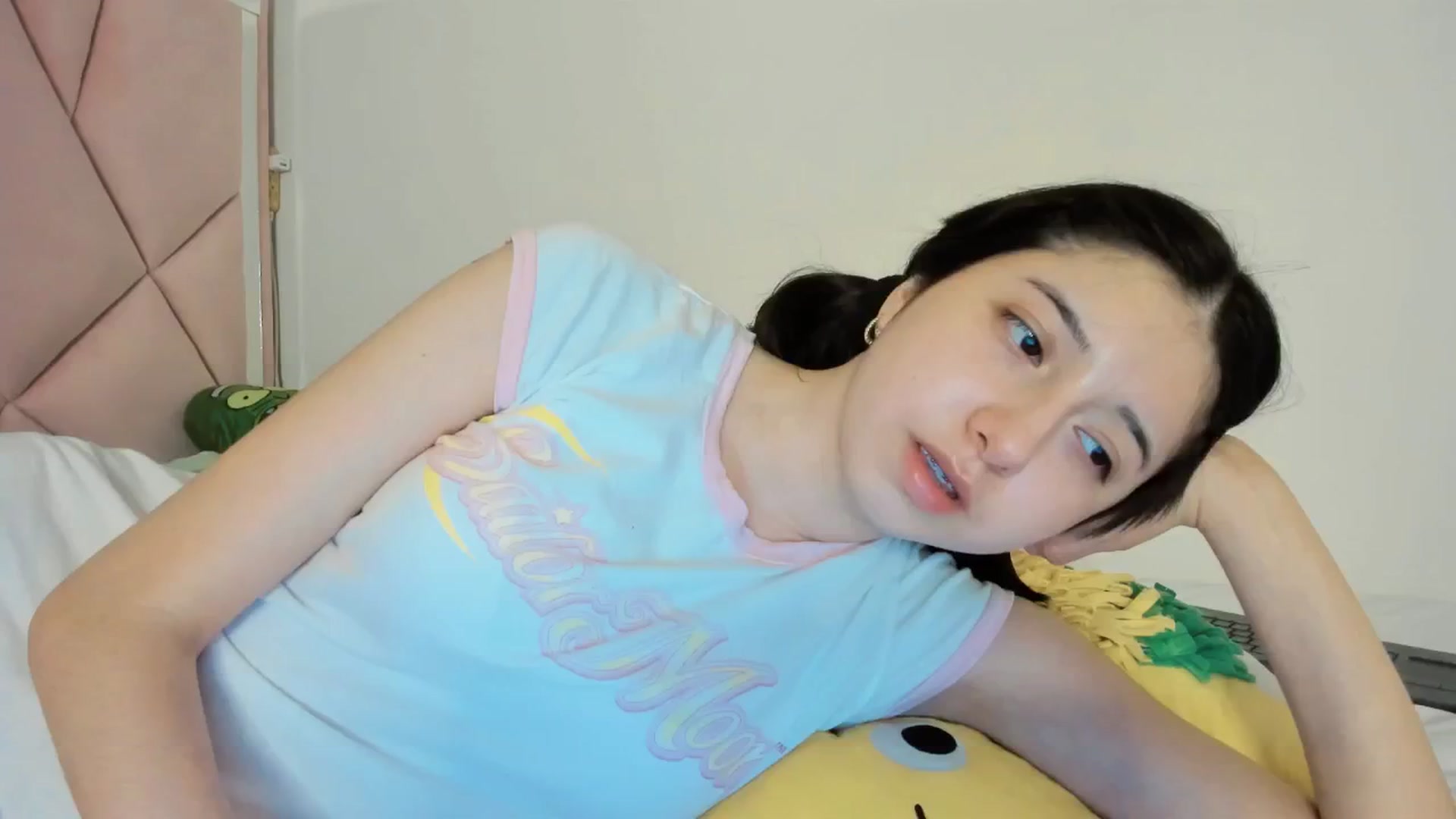 Gallery image thumbnail from Cherrycute666's myfreecams stream on, 05/07/2025, 04:13 image 14 of 20