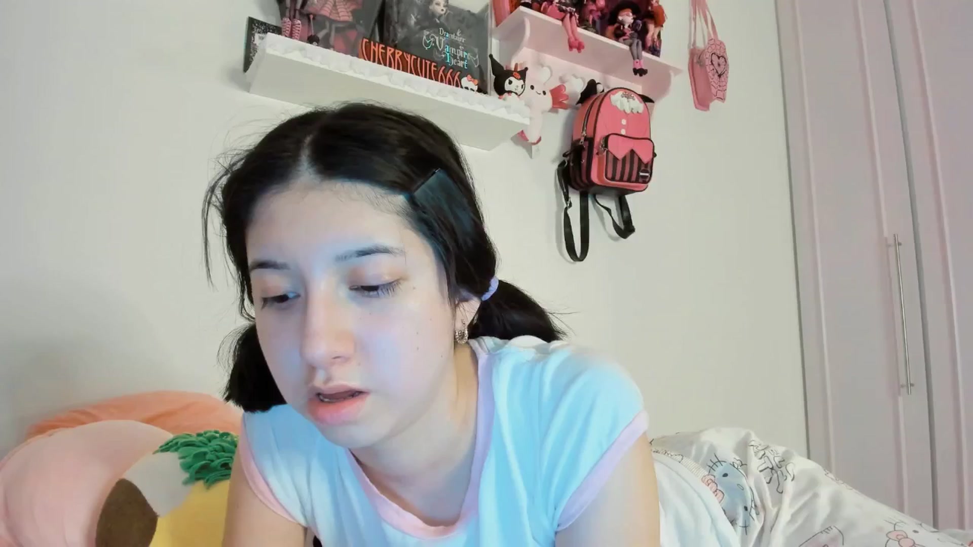 Gallery image thumbnail from Cherrycute666's myfreecams stream on, 05/07/2025, 04:50 image 10 of 20