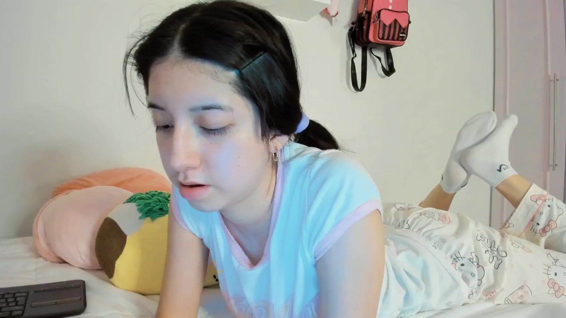 Gallery image thumbnail from Cherrycute666's myfreecams stream on, 05/07/2025, 04:50 image 16 of 20