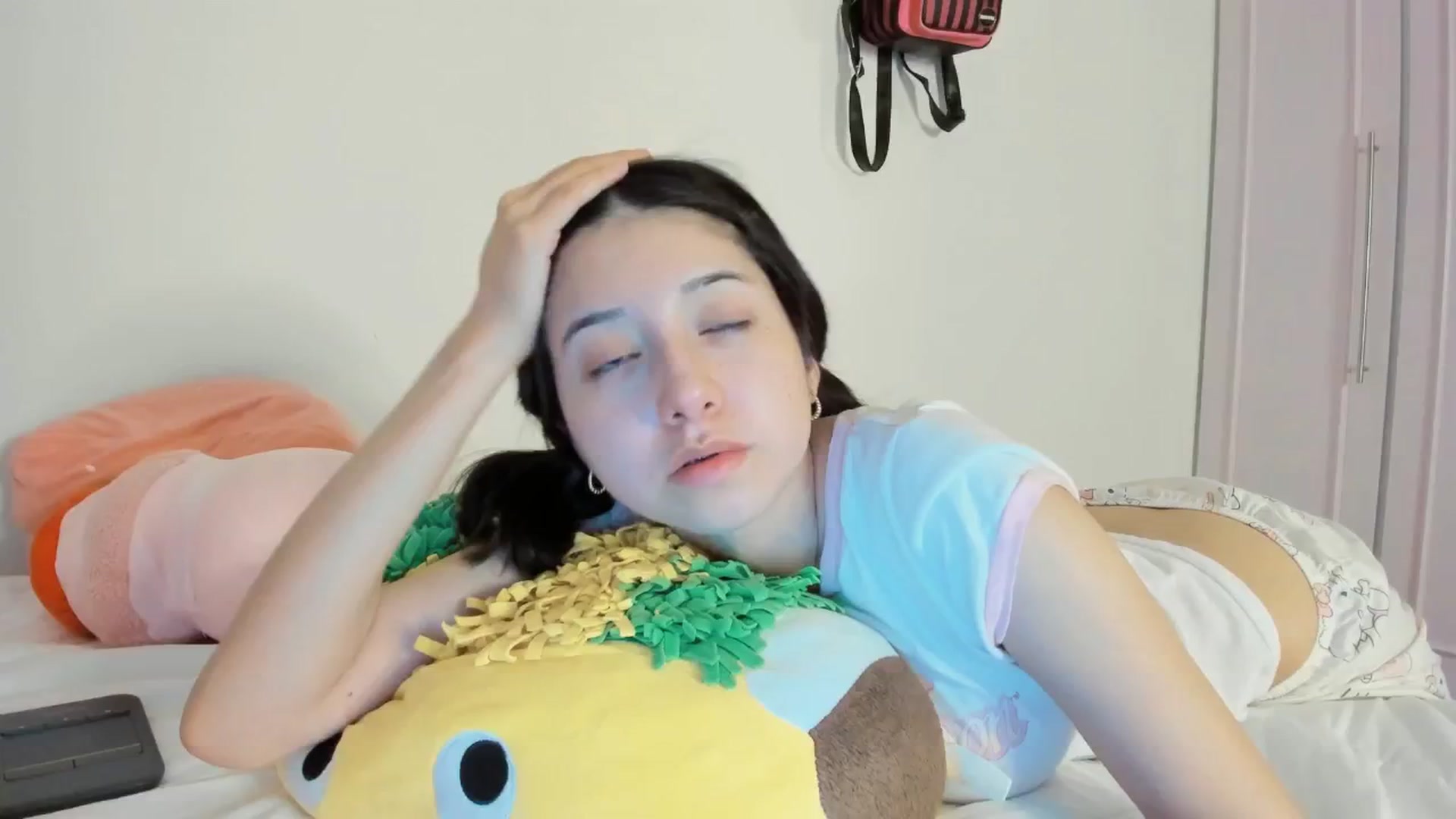 Gallery image thumbnail from Cherrycute666's myfreecams stream on, 05/07/2025, 04:50 image 6 of 20