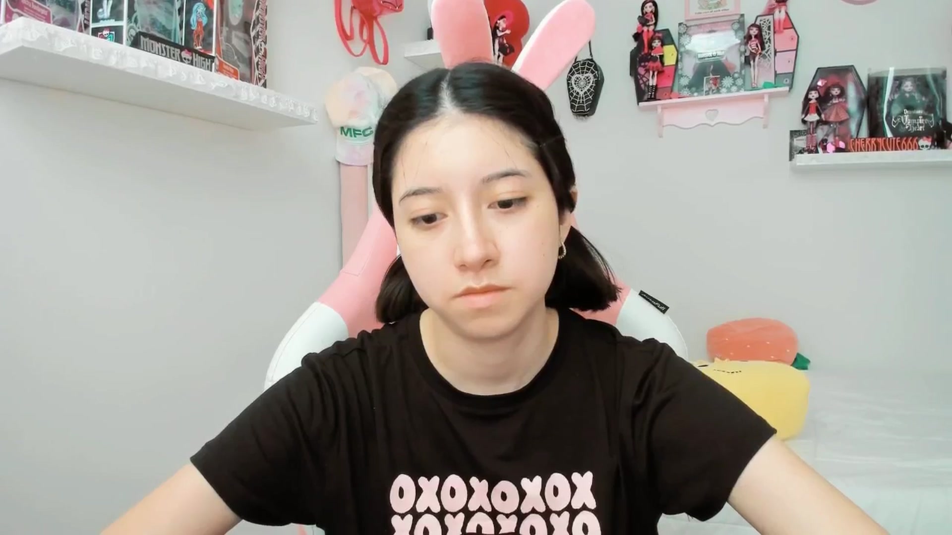Gallery image thumbnail from Cherrycute666's myfreecams stream on, 05/07/2025, 23:11 image 10 of 20