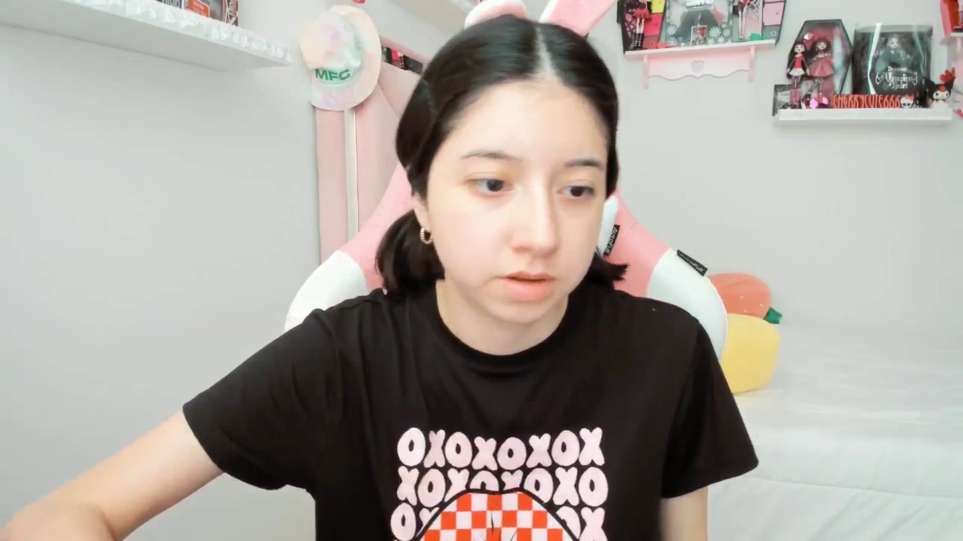 Gallery image thumbnail from Cherrycute666's myfreecams stream on, 05/07/2025, 23:11 image 4 of 20