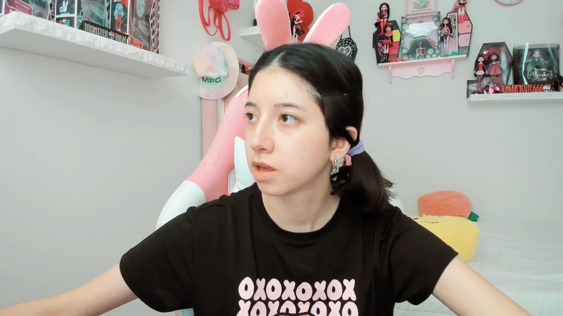 Gallery image thumbnail from Cherrycute666's myfreecams stream on, 05/07/2025, 23:11 image 11 of 20