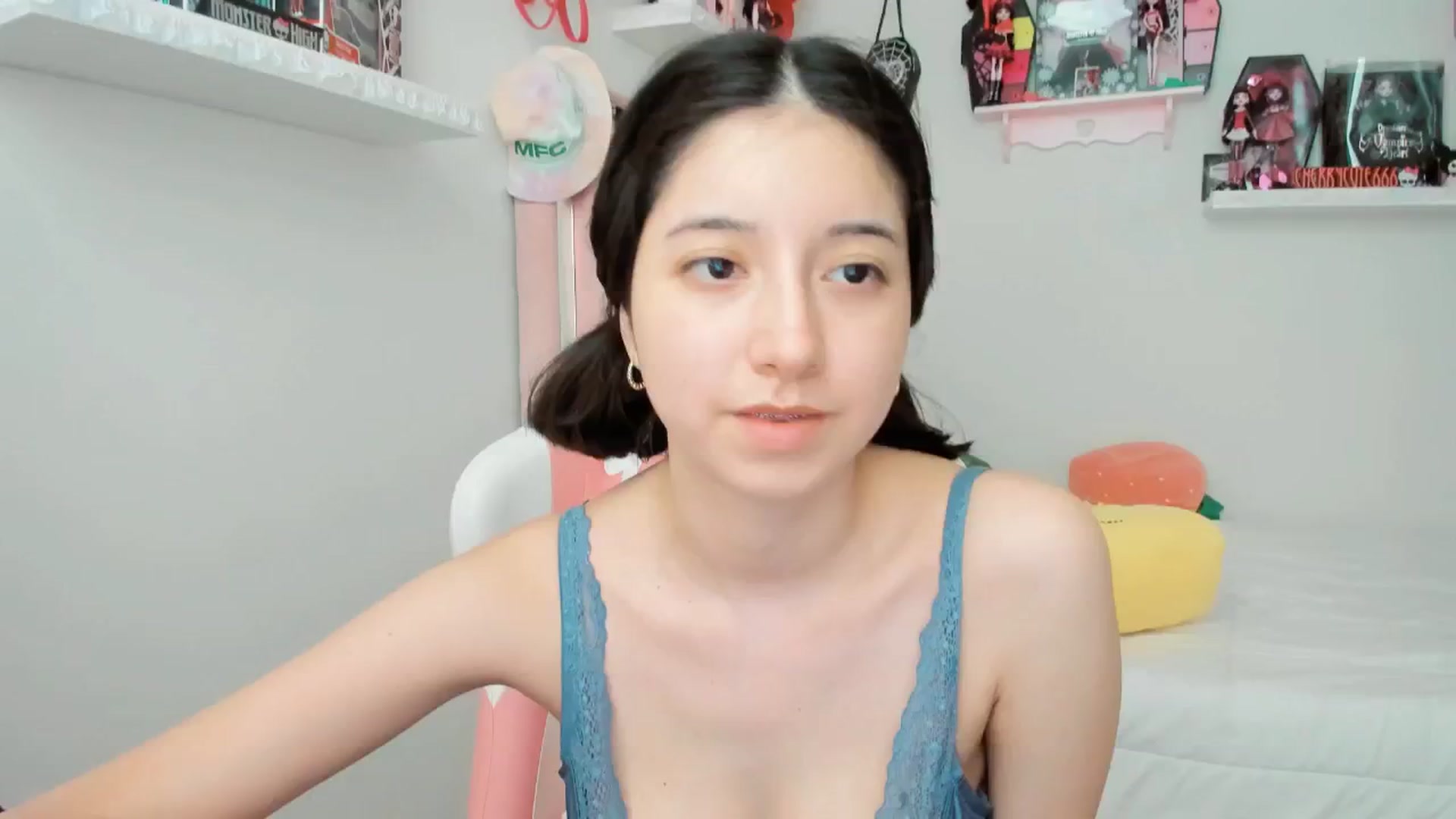 Gallery image thumbnail from Cherrycute666's myfreecams stream on, 05/07/2025, 23:34 image 9 of 20