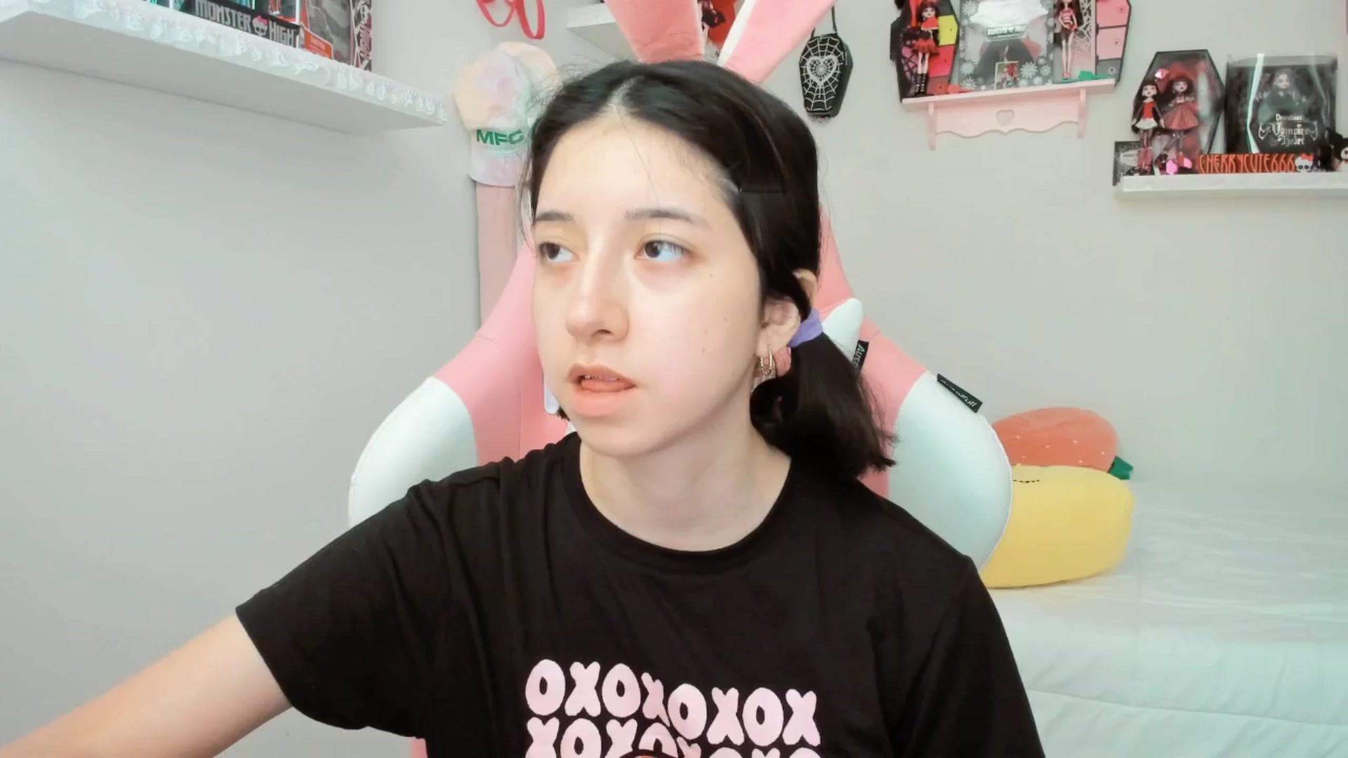 Gallery image thumbnail from Cherrycute666's myfreecams stream on, 05/07/2025, 23:34 image 14 of 20