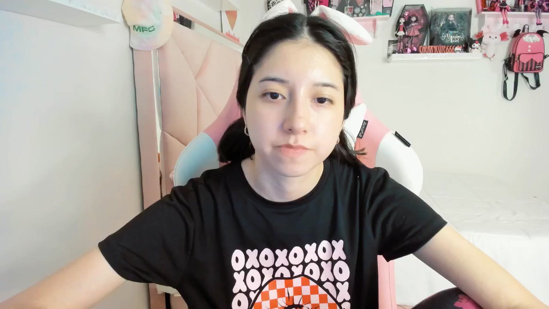 Gallery image thumbnail from Cherrycute666's myfreecams stream on, 05/08/2025, 01:51 image 19 of 20