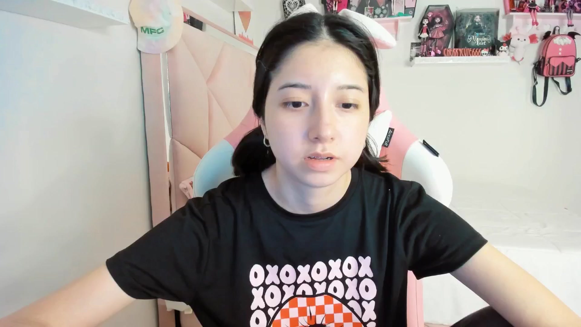 Gallery image thumbnail from Cherrycute666's myfreecams stream on, 05/08/2025, 01:51 image 18 of 20