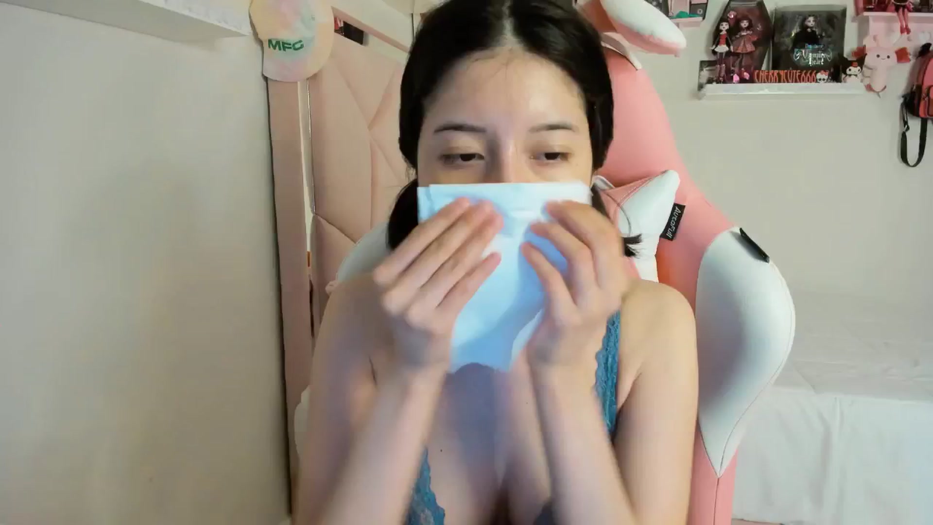 Gallery image thumbnail from Cherrycute666's myfreecams stream on, 05/08/2025, 01:51 image 11 of 20